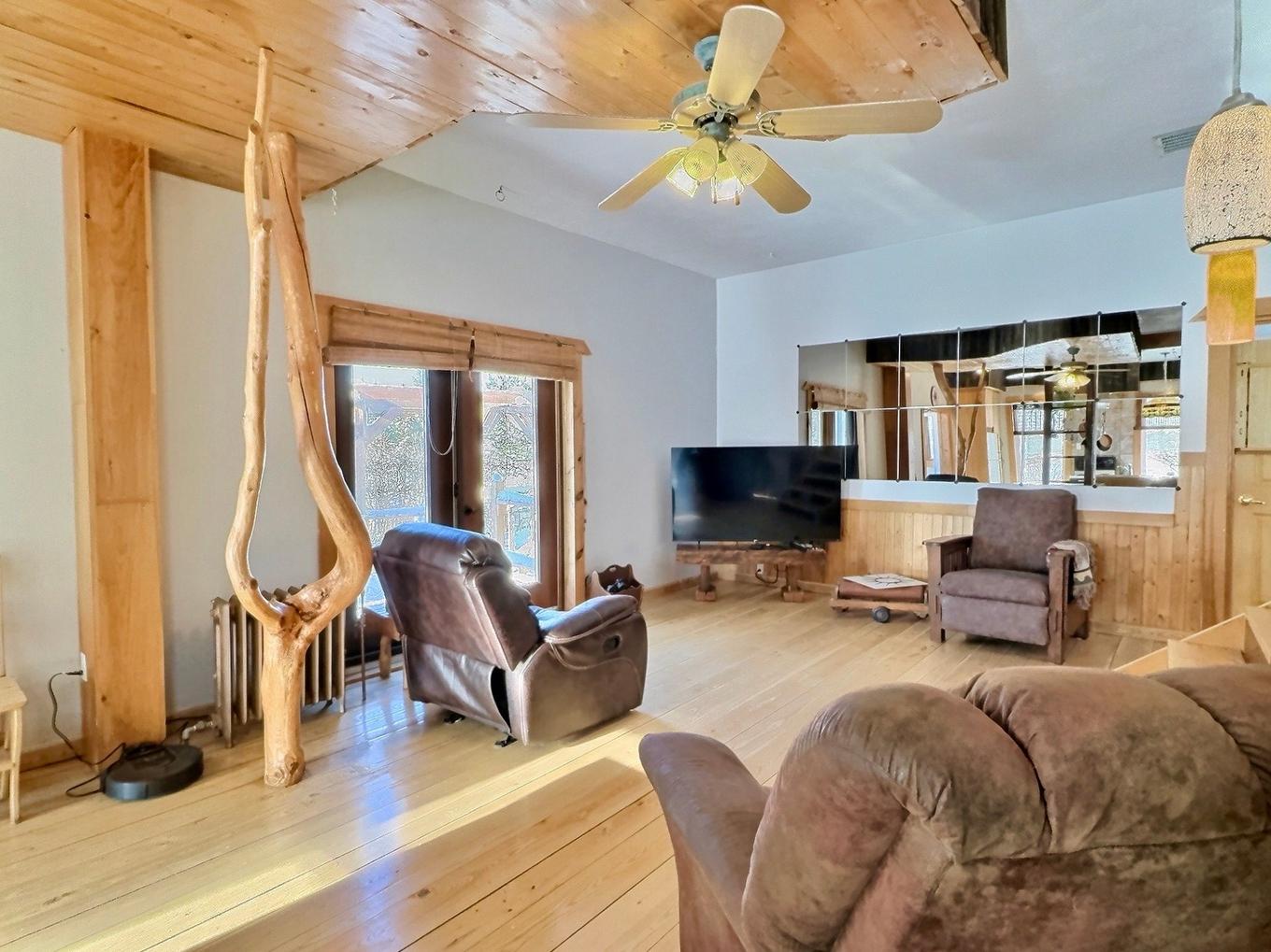 Salon - 420 Route 101 S., Notre-Dame-Du-Nord, QC - Indoor Photo Showing Living Room