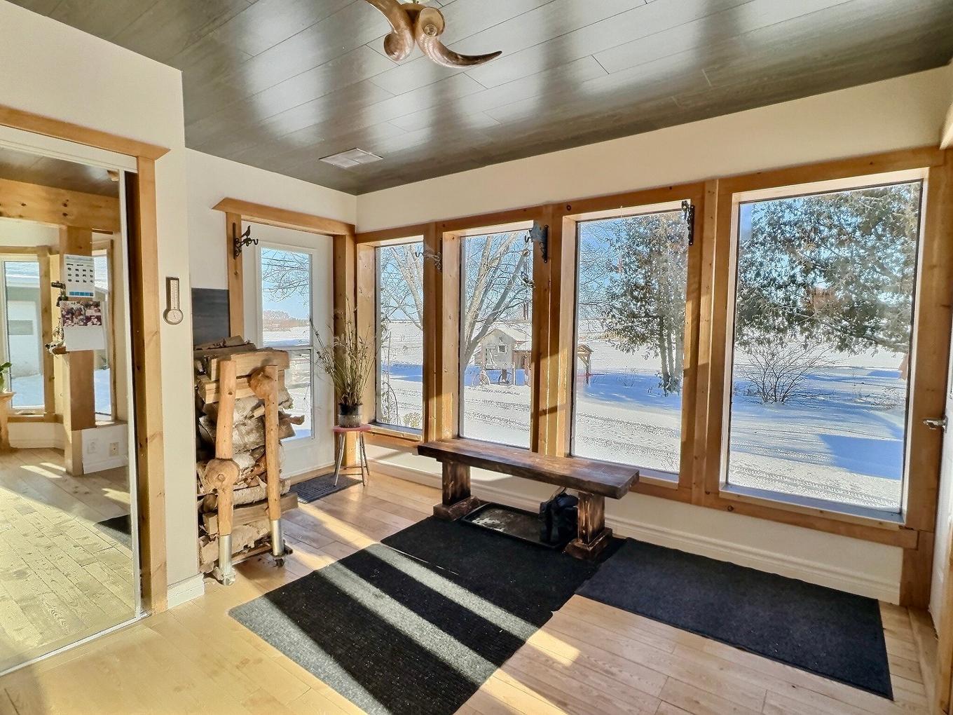 Hall d'entrée/Vestibule - 420 Route 101 S., Notre-Dame-Du-Nord, QC - Indoor Photo Showing Other Room