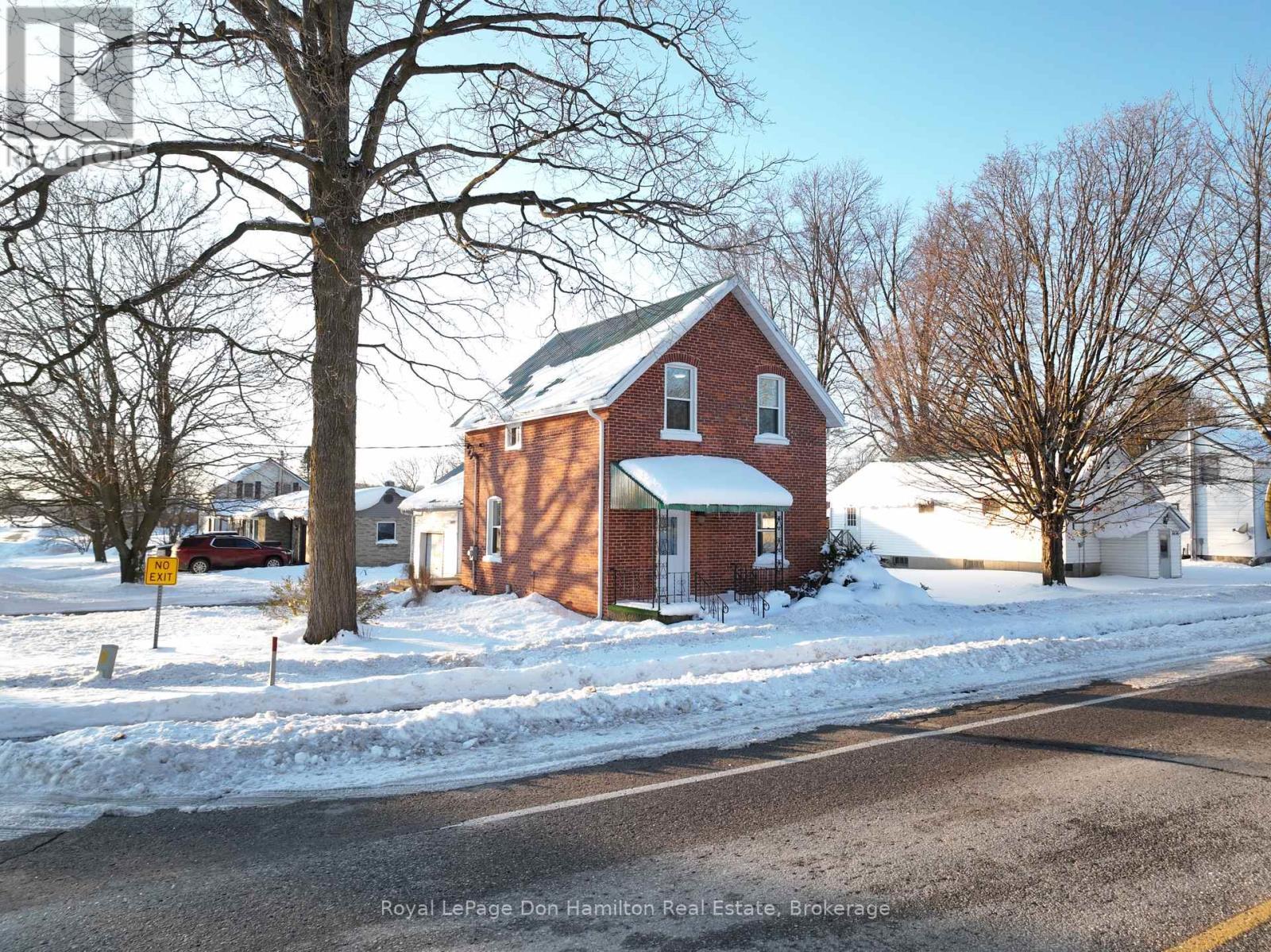 3049 Queen Street, Howick, ON - Outdoor