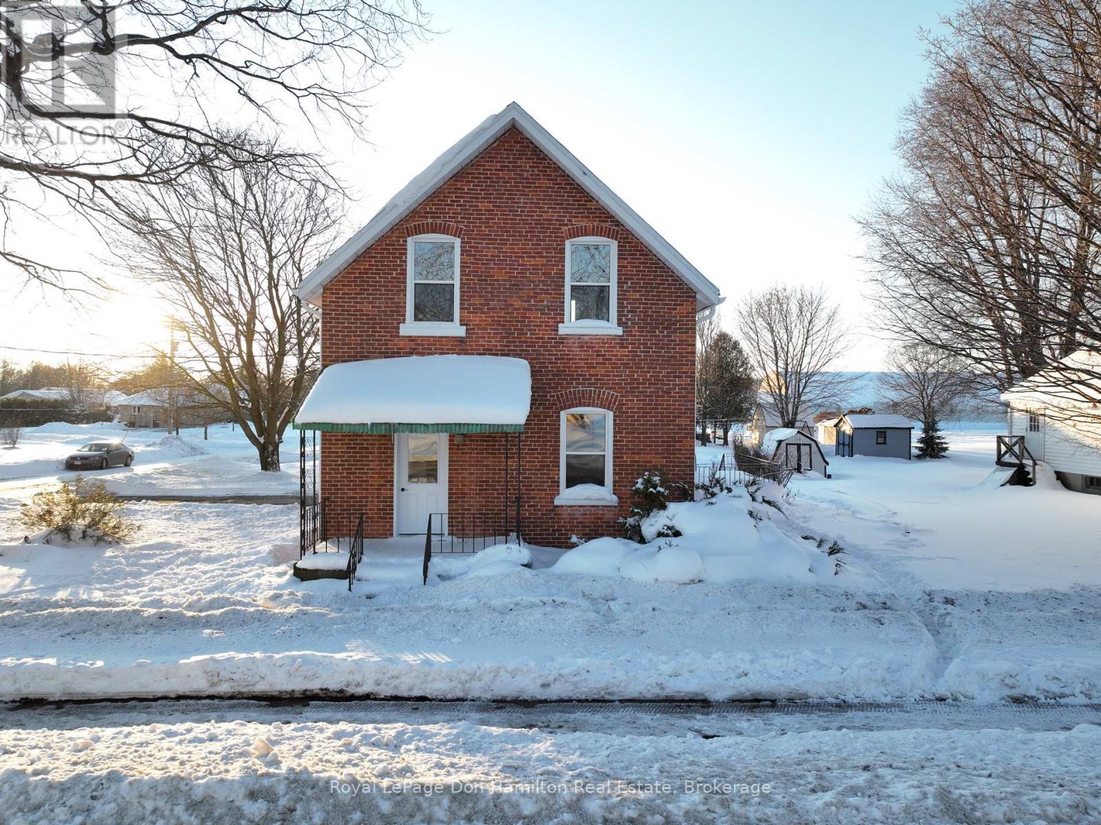 3049 Queen Street, Howick, ON - Outdoor