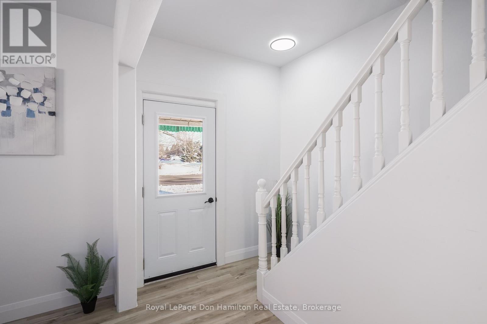 3049 Queen Street, Howick, ON - Indoor Photo Showing Other Room