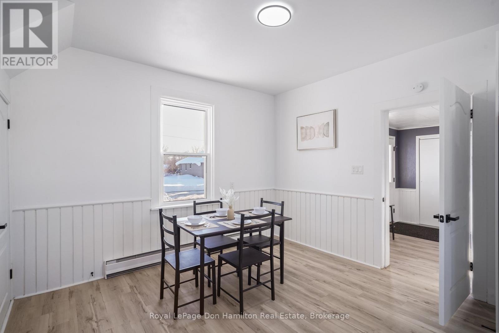 3049 Queen Street, Howick, ON - Indoor