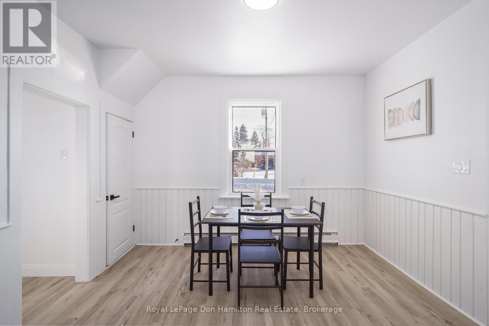 3049 Queen Street, Howick, ON - Indoor Photo Showing Dining Room