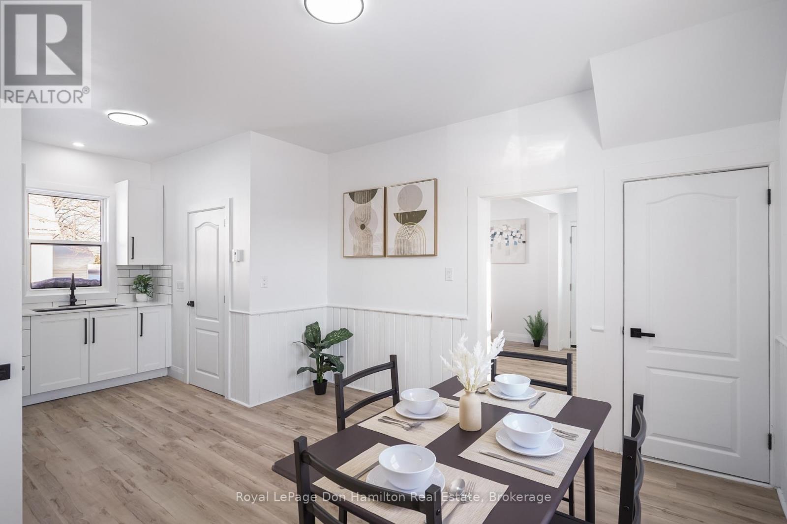 3049 Queen Street, Howick, ON - Indoor Photo Showing Dining Room