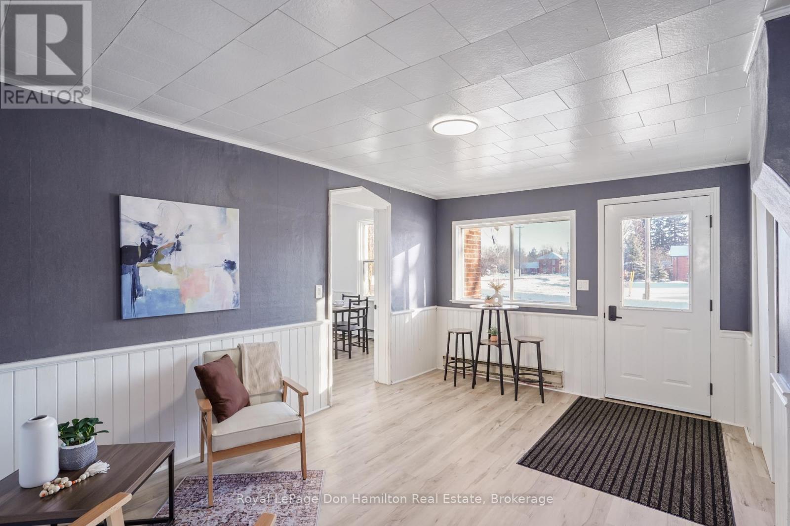 3049 Queen Street, Howick, ON - Indoor Photo Showing Other Room