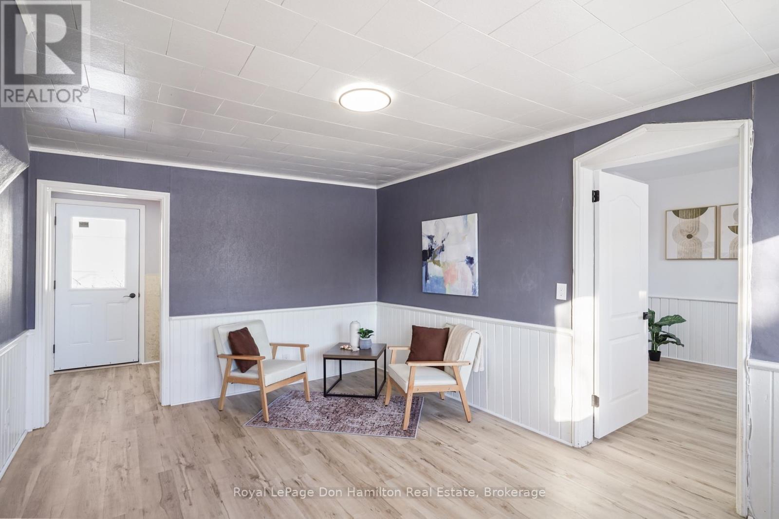 3049 Queen Street, Howick, ON - Indoor Photo Showing Other Room