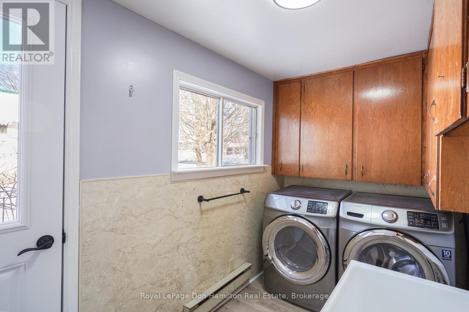 3049 Queen Street, Howick, ON - Indoor Photo Showing Laundry Room