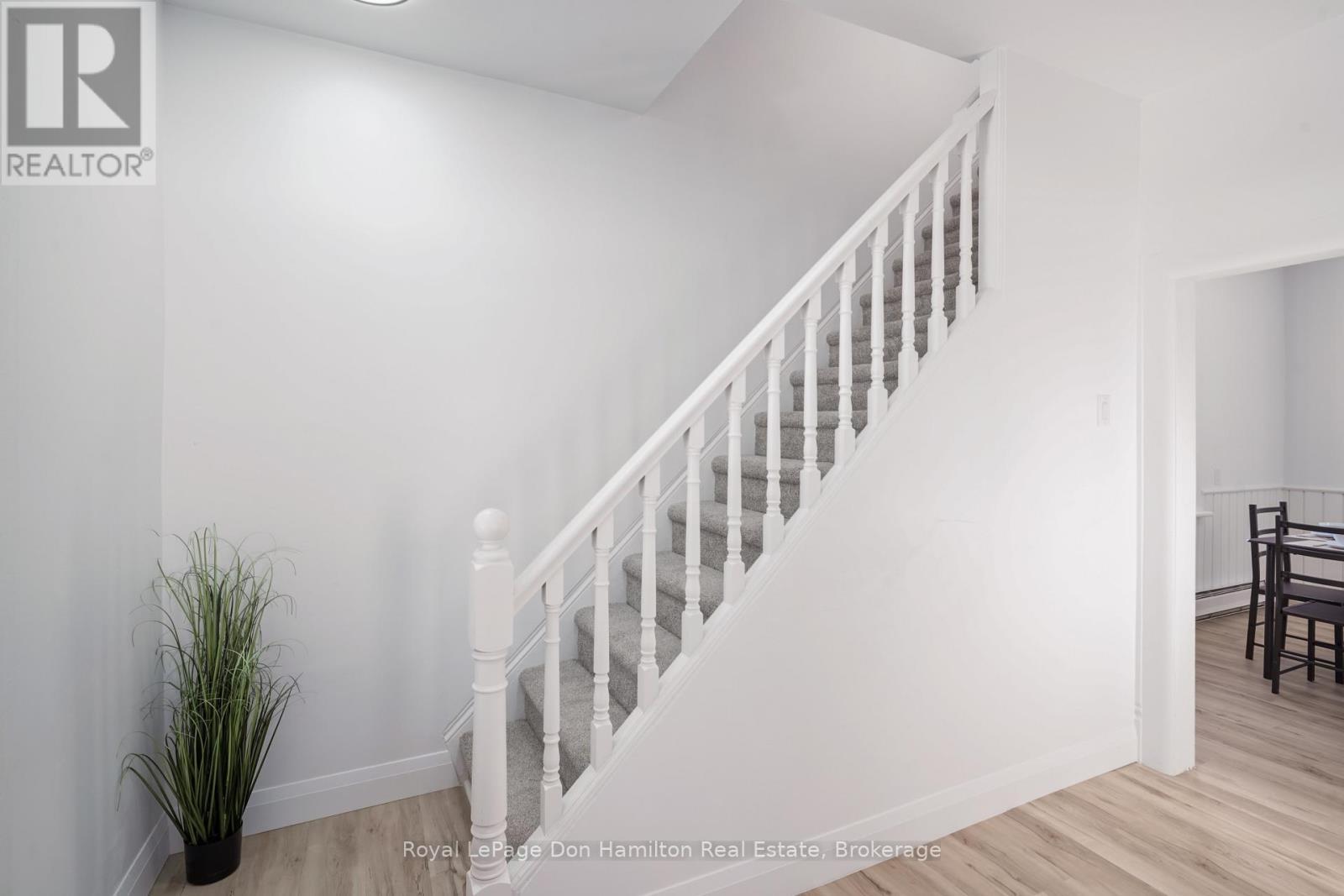 3049 Queen Street, Howick, ON - Indoor Photo Showing Other Room