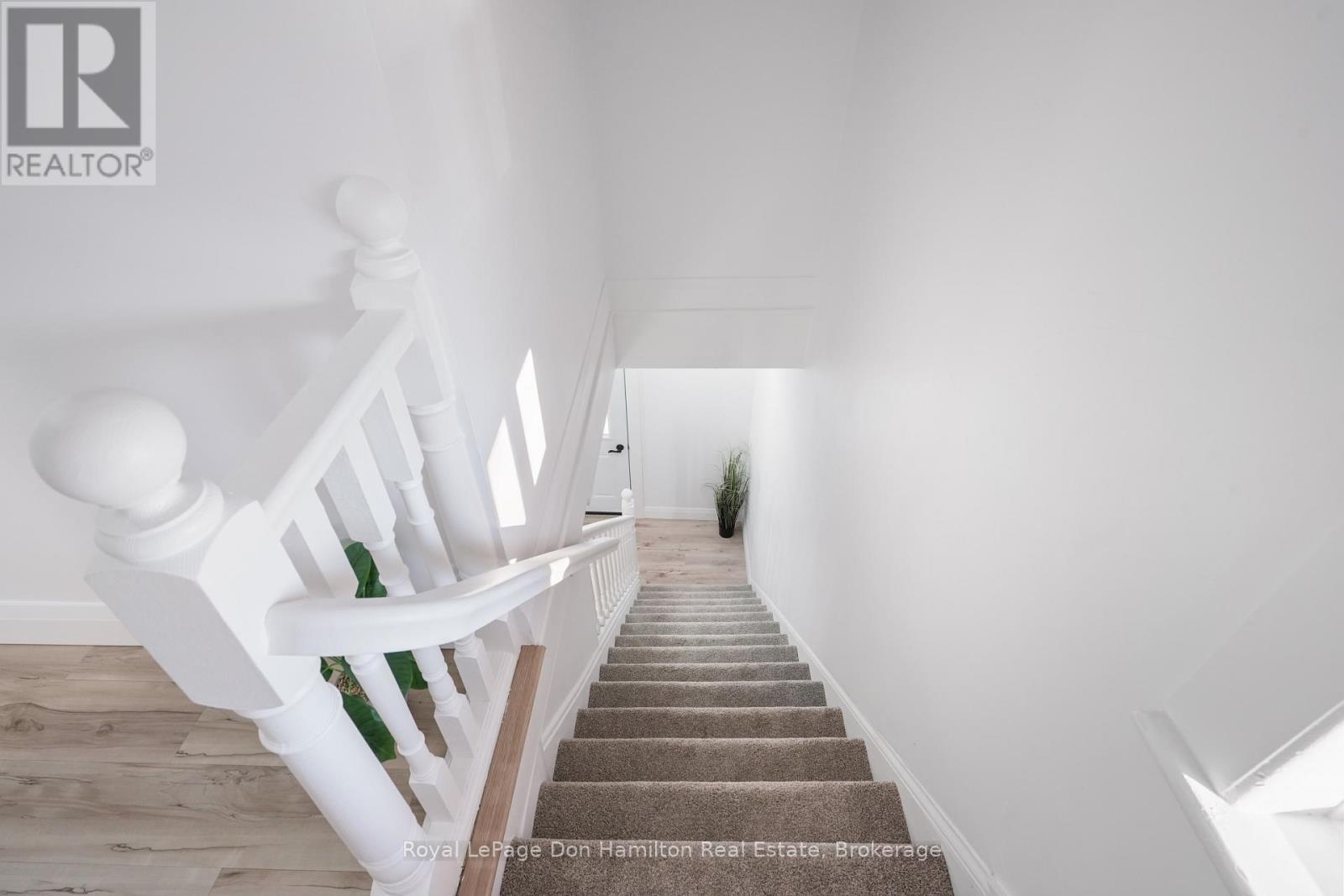 3049 Queen Street, Howick, ON - Indoor Photo Showing Other Room