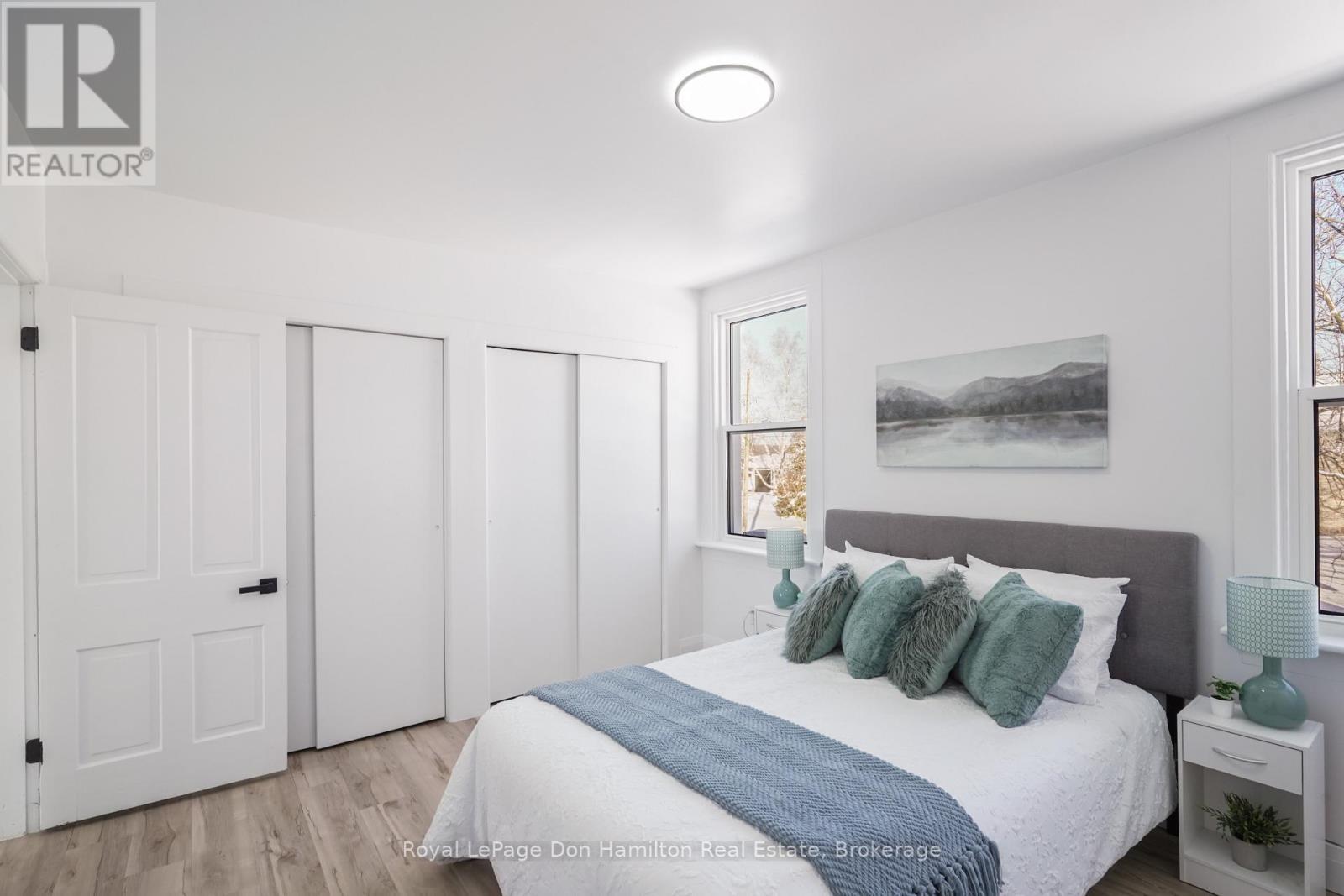 3049 Queen Street, Howick, ON - Indoor Photo Showing Bedroom