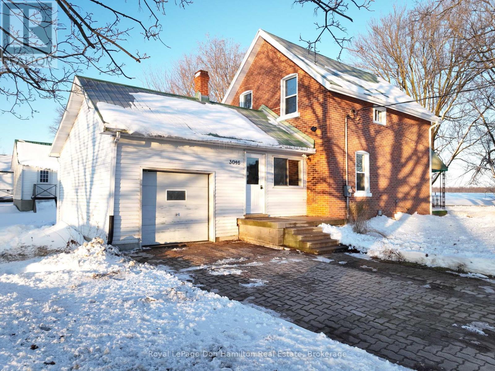 3049 Queen Street, Howick, ON - Outdoor