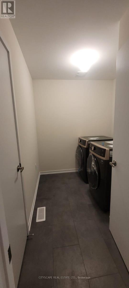 2100 Cayenne Street, Oshawa, ON - Indoor