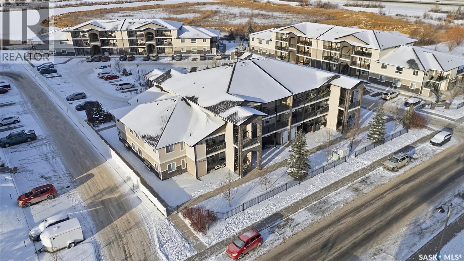 116 125 Willis Crescent, Saskatoon, SK - Outdoor