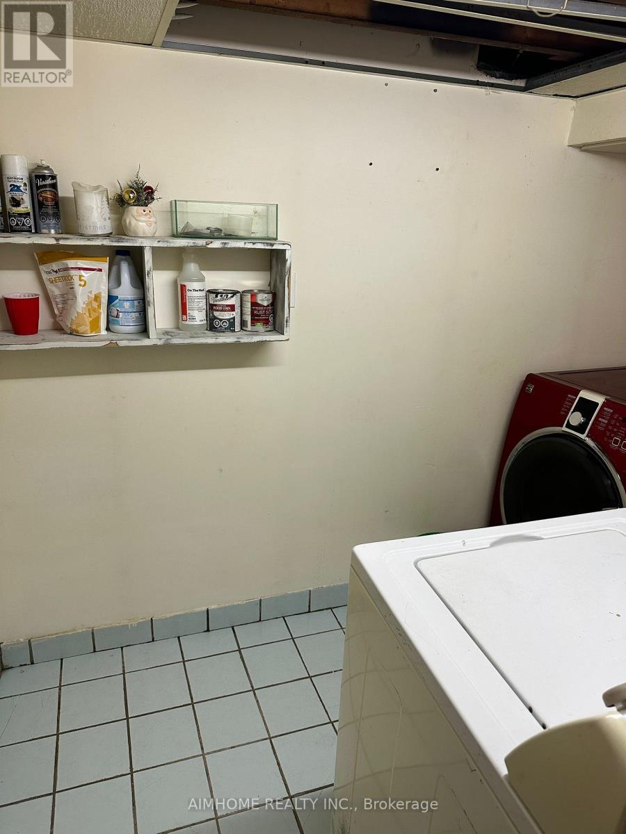 46 Elm Grove Avenue S, Richmond Hill, ON - Indoor Photo Showing Laundry Room