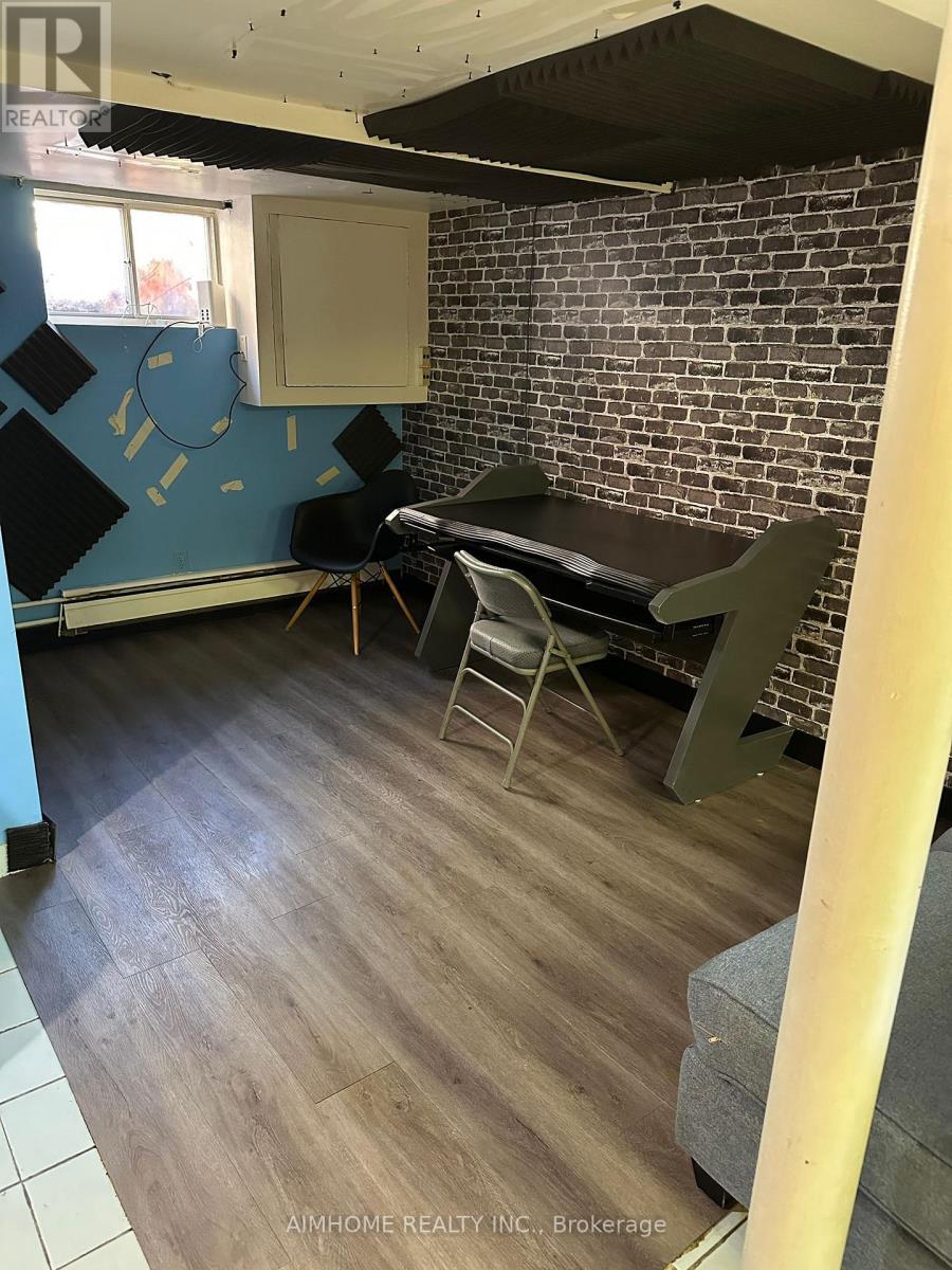 46 Elm Grove Avenue S, Richmond Hill, ON - Indoor Photo Showing Other Room