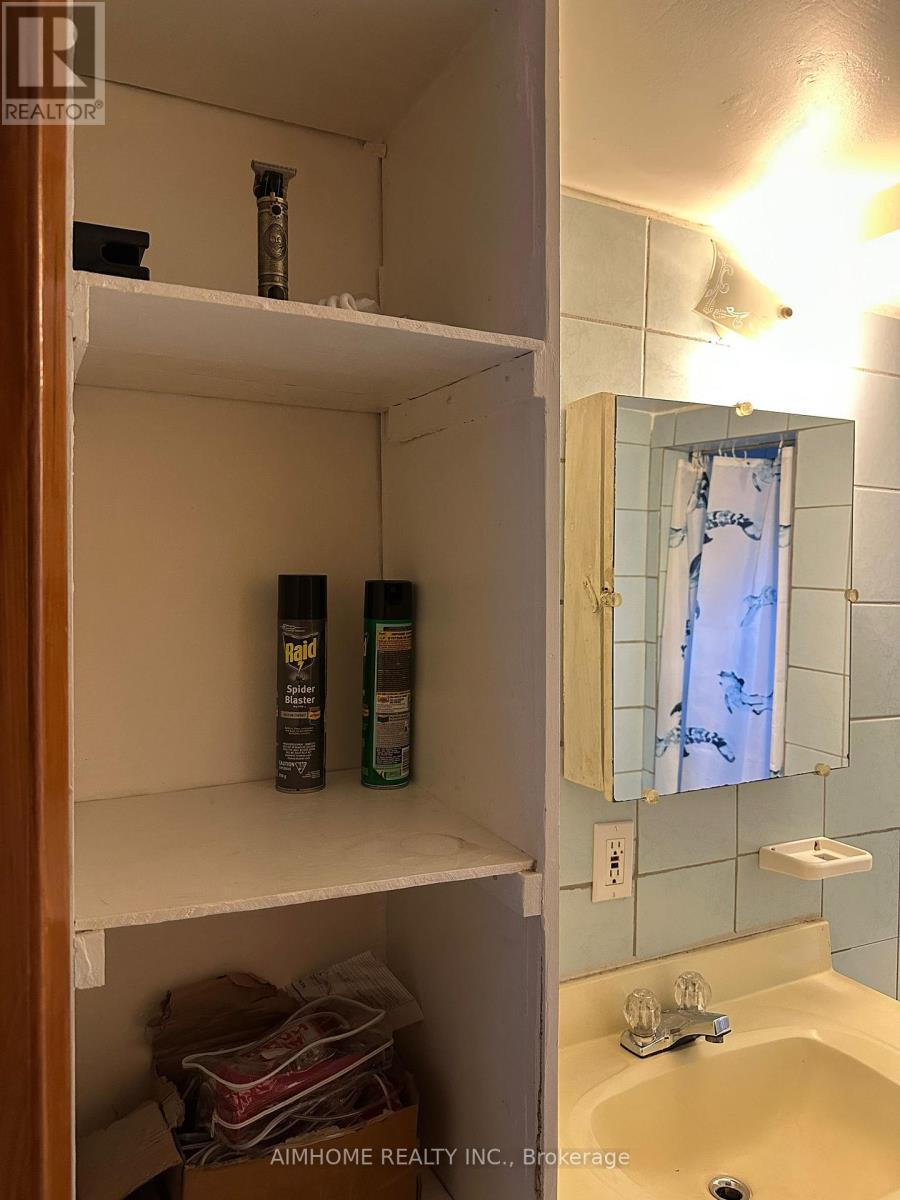 46 Elm Grove Avenue S, Richmond Hill, ON - Indoor Photo Showing Bathroom