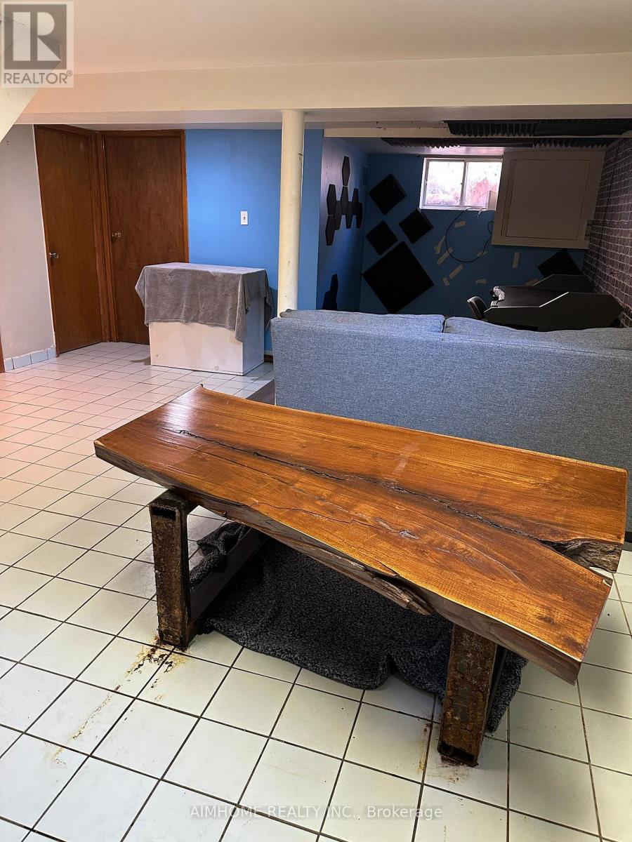 46 Elm Grove Avenue S, Richmond Hill, ON - Indoor