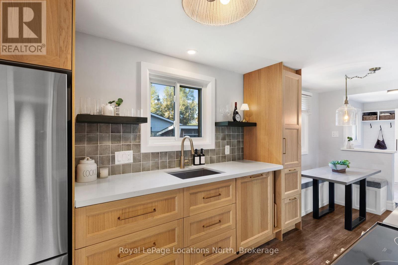 19 Dell Parr Avenue, Collingwood, ON - Indoor Photo Showing Kitchen