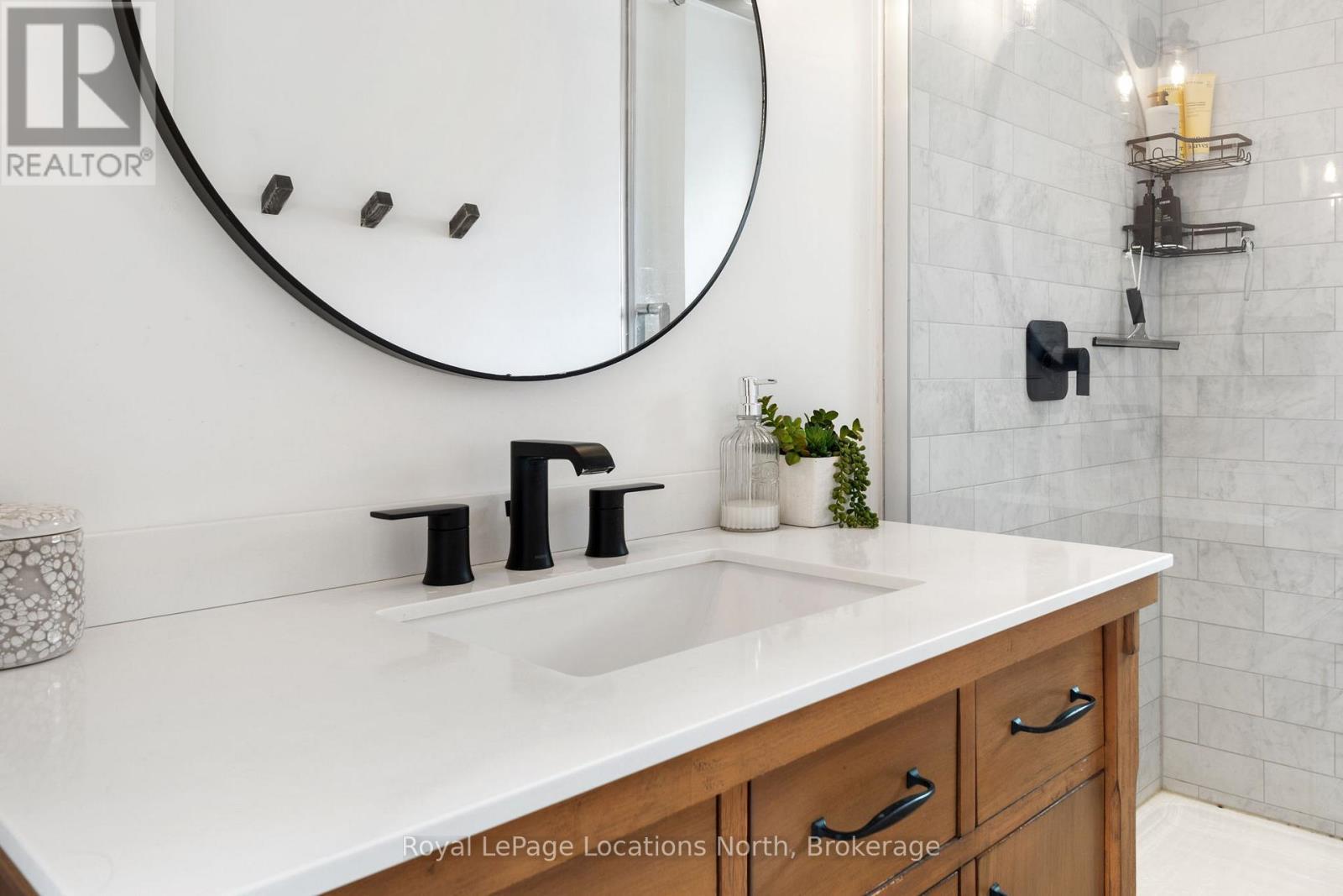 19 Dell Parr Avenue, Collingwood, ON - Indoor Photo Showing Bathroom