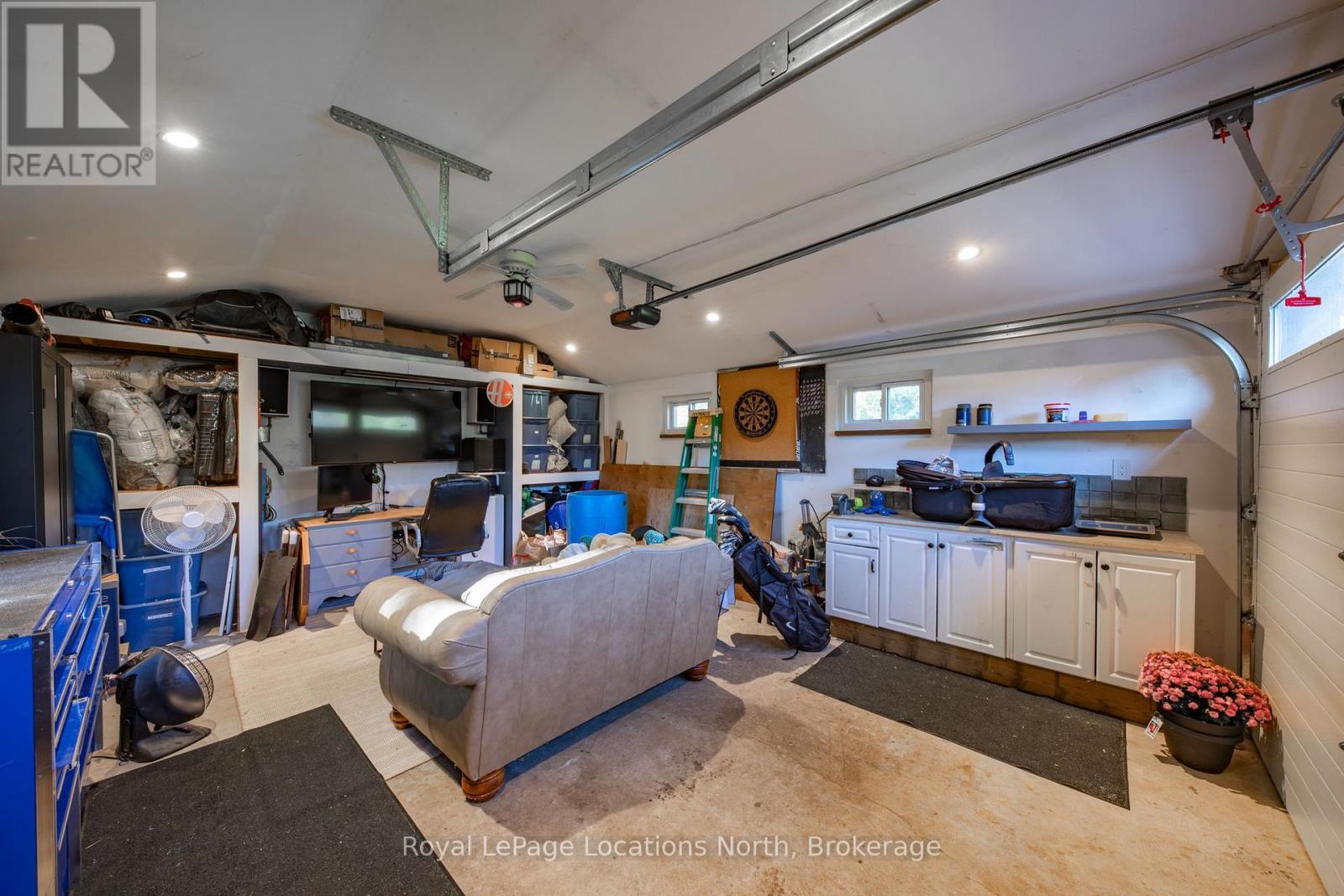 19 Dell Parr Avenue, Collingwood, ON - Indoor Photo Showing Garage