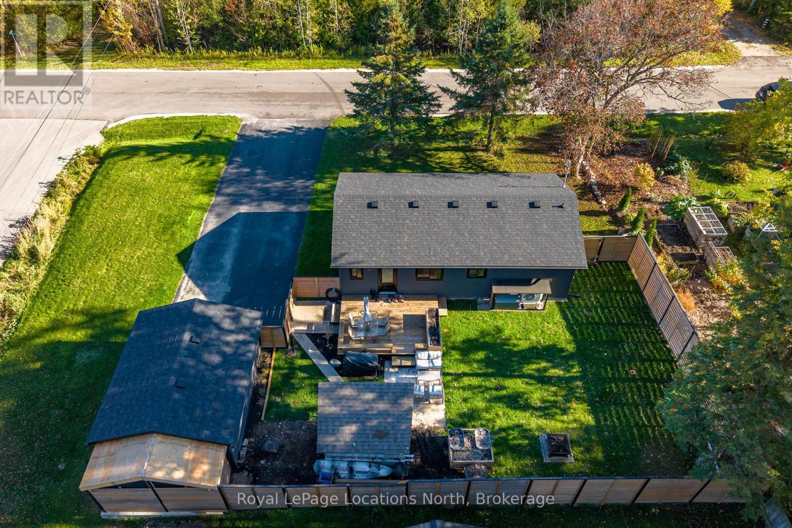 19 Dell Parr Avenue, Collingwood, ON - Outdoor