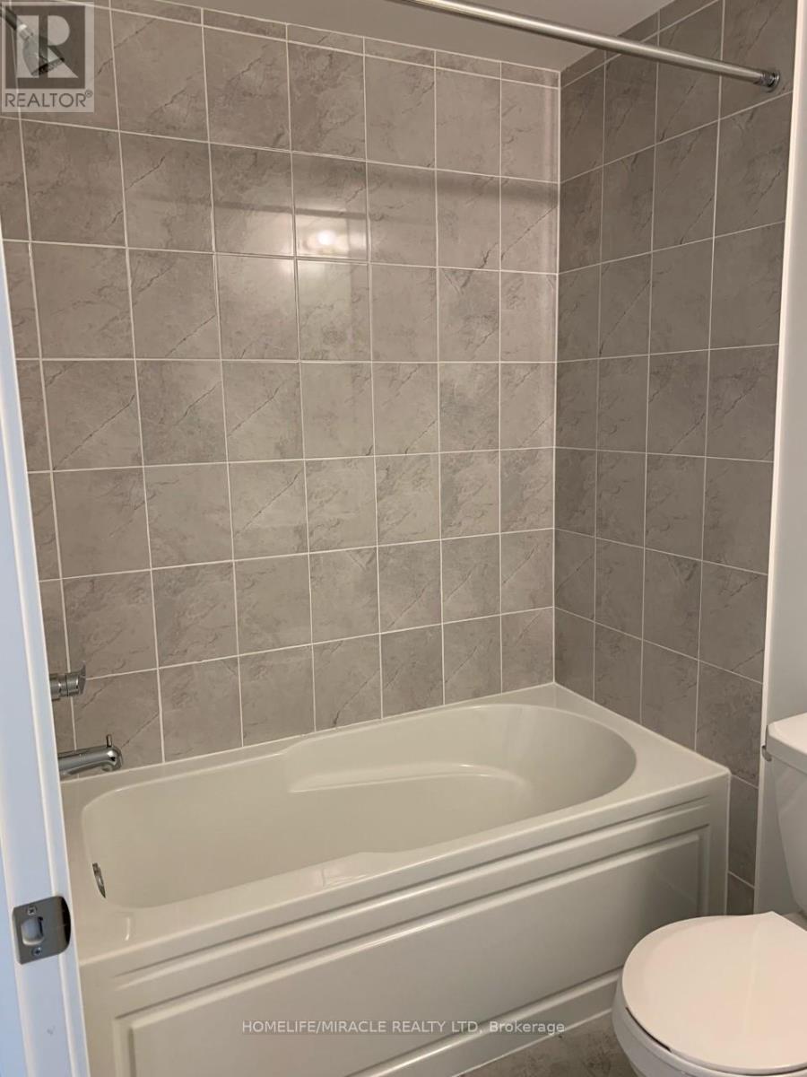 303 - 1 Climo Lane, Markham, ON - Indoor Photo Showing Bathroom