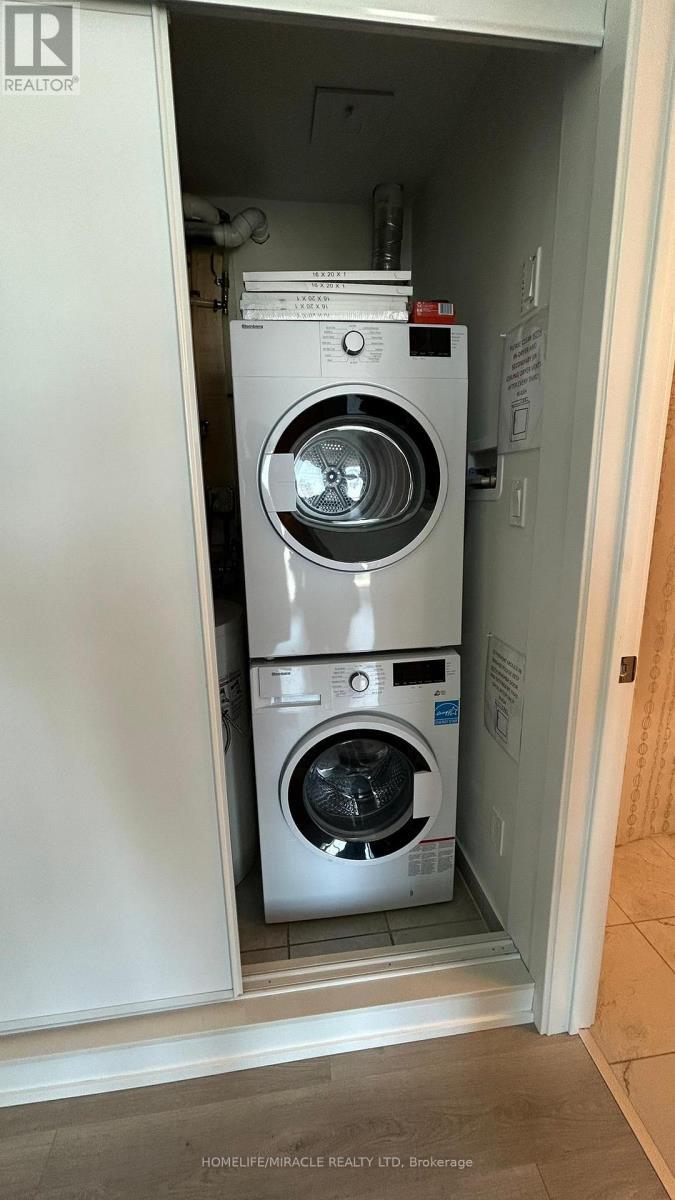 303 - 1 Climo Lane, Markham, ON - Indoor Photo Showing Laundry Room