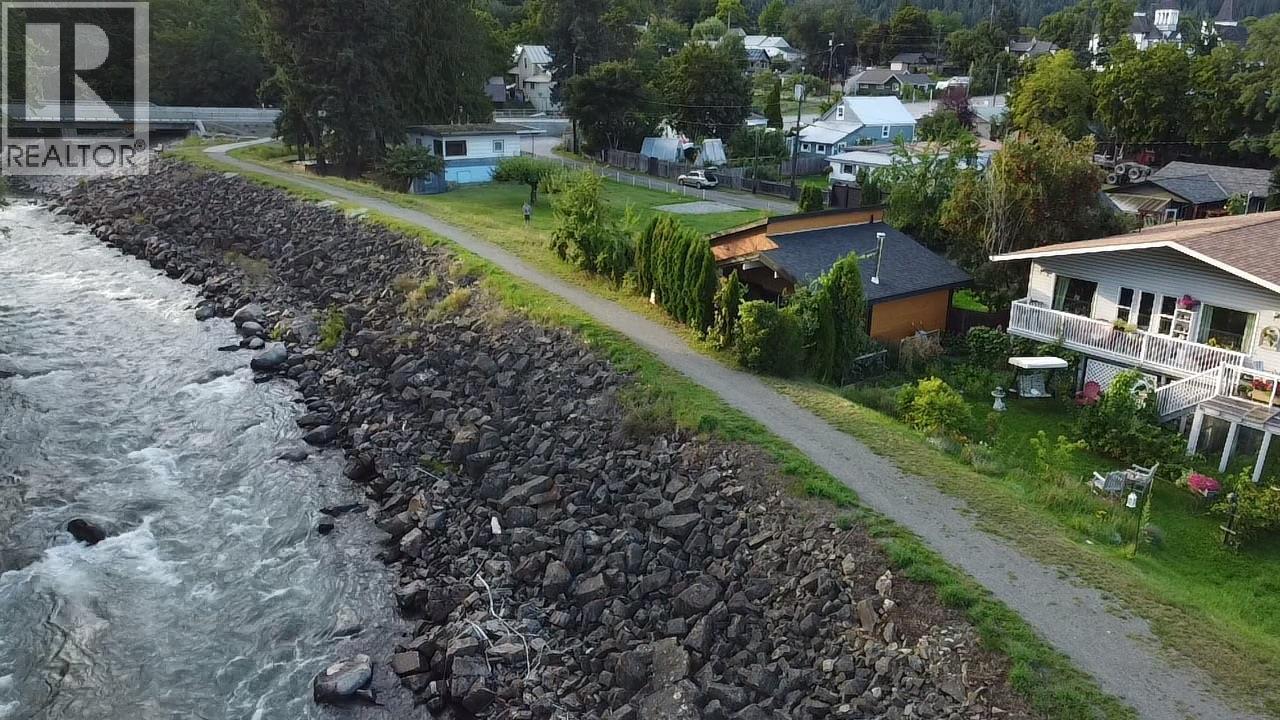 328 River Lane, Kaslo, BC - Outdoor
