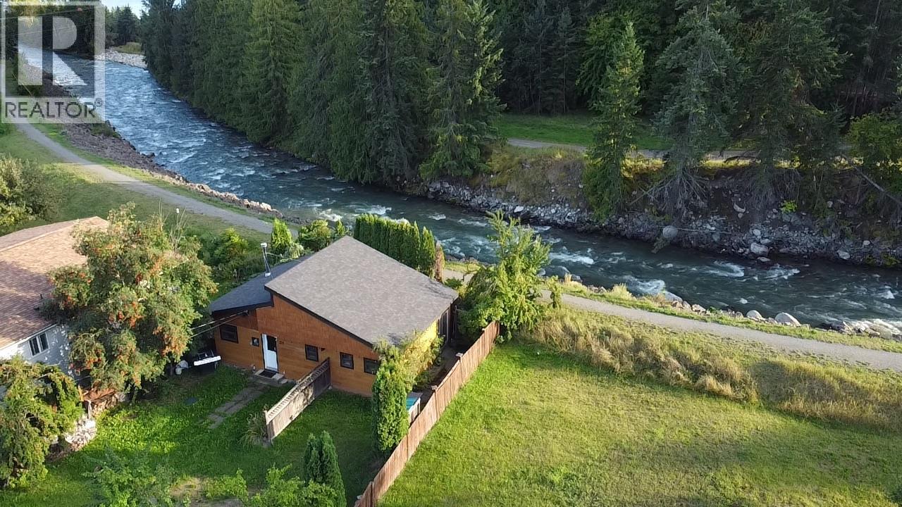328 River Lane, Kaslo, BC - Outdoor With View