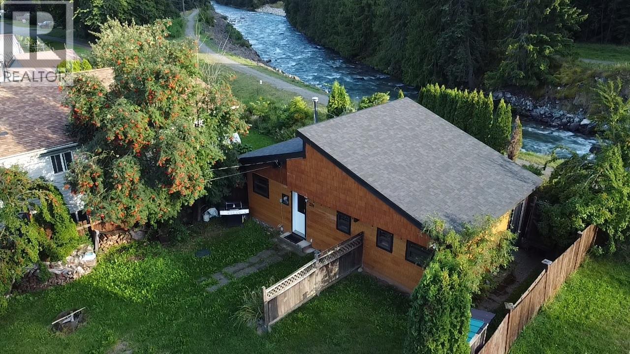 328 River Lane, Kaslo, BC - Outdoor