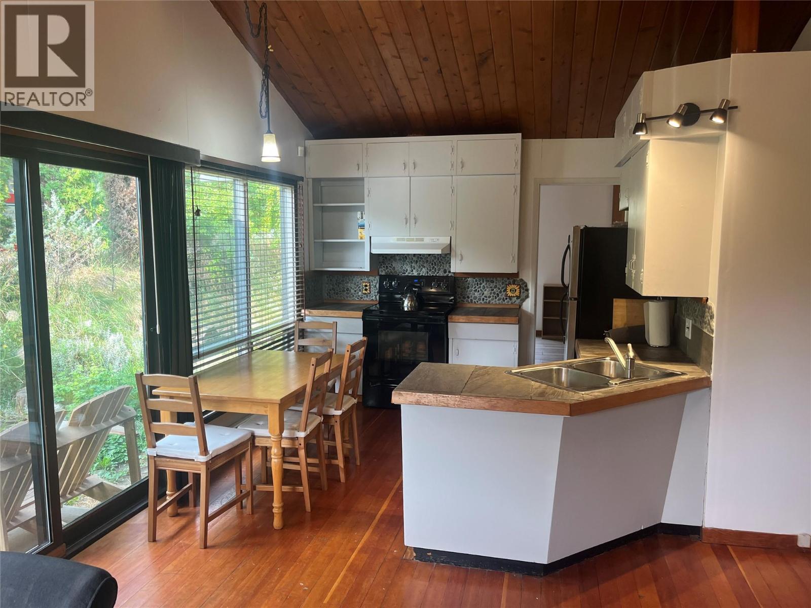 328 River Lane, Kaslo, BC - Indoor Photo Showing Kitchen With Double Sink