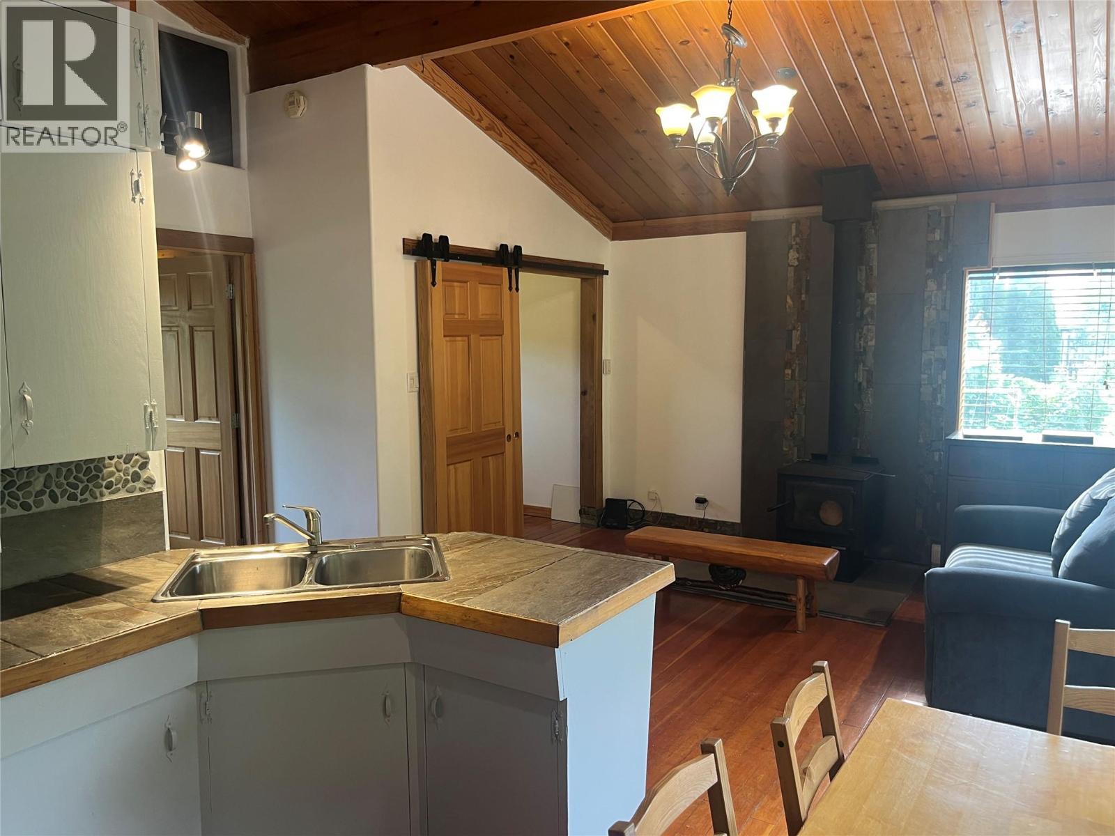 328 River Lane, Kaslo, BC - Indoor