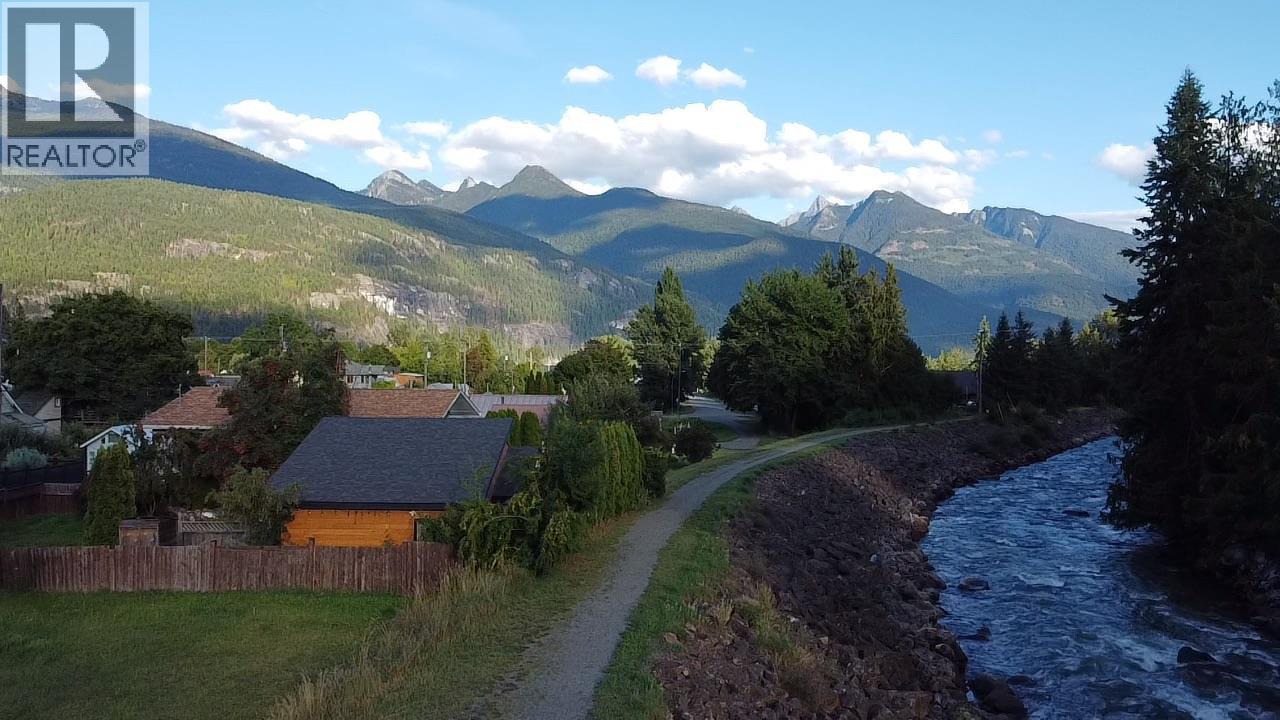 328 River Lane, Kaslo, BC - Outdoor With View