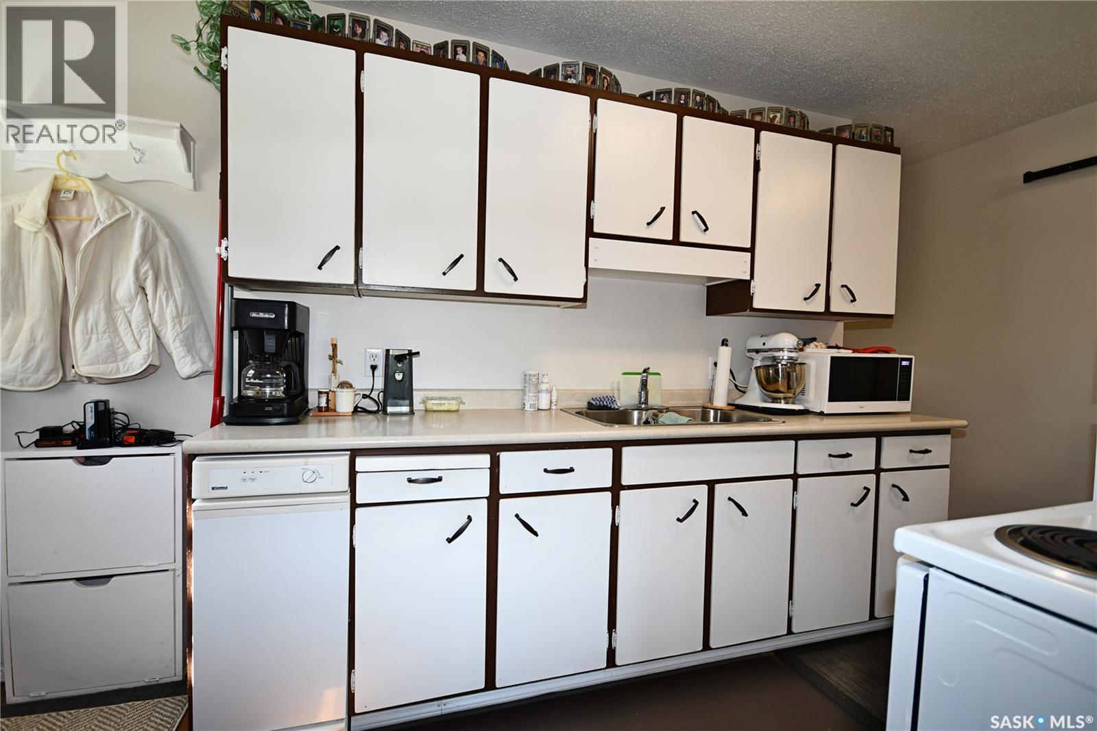 110 7Th Avenue S, Big River, SK - Indoor Photo Showing Kitchen With Double Sink