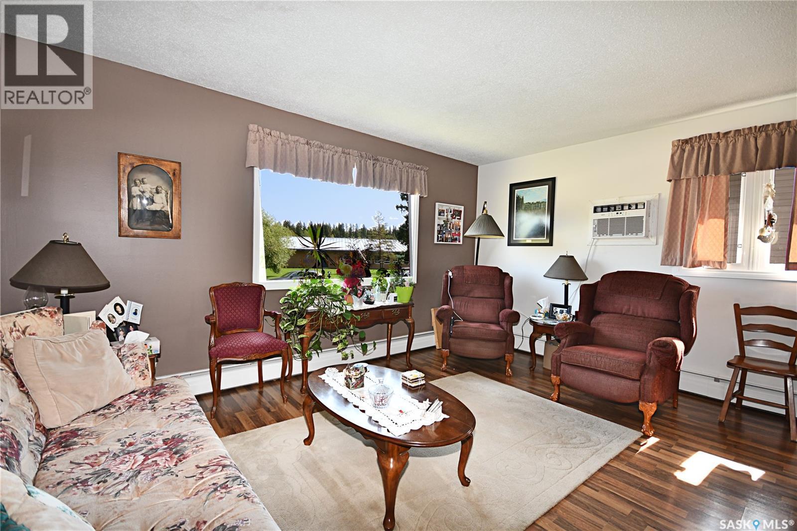 110 7Th Avenue S, Big River, SK - Indoor Photo Showing Living Room