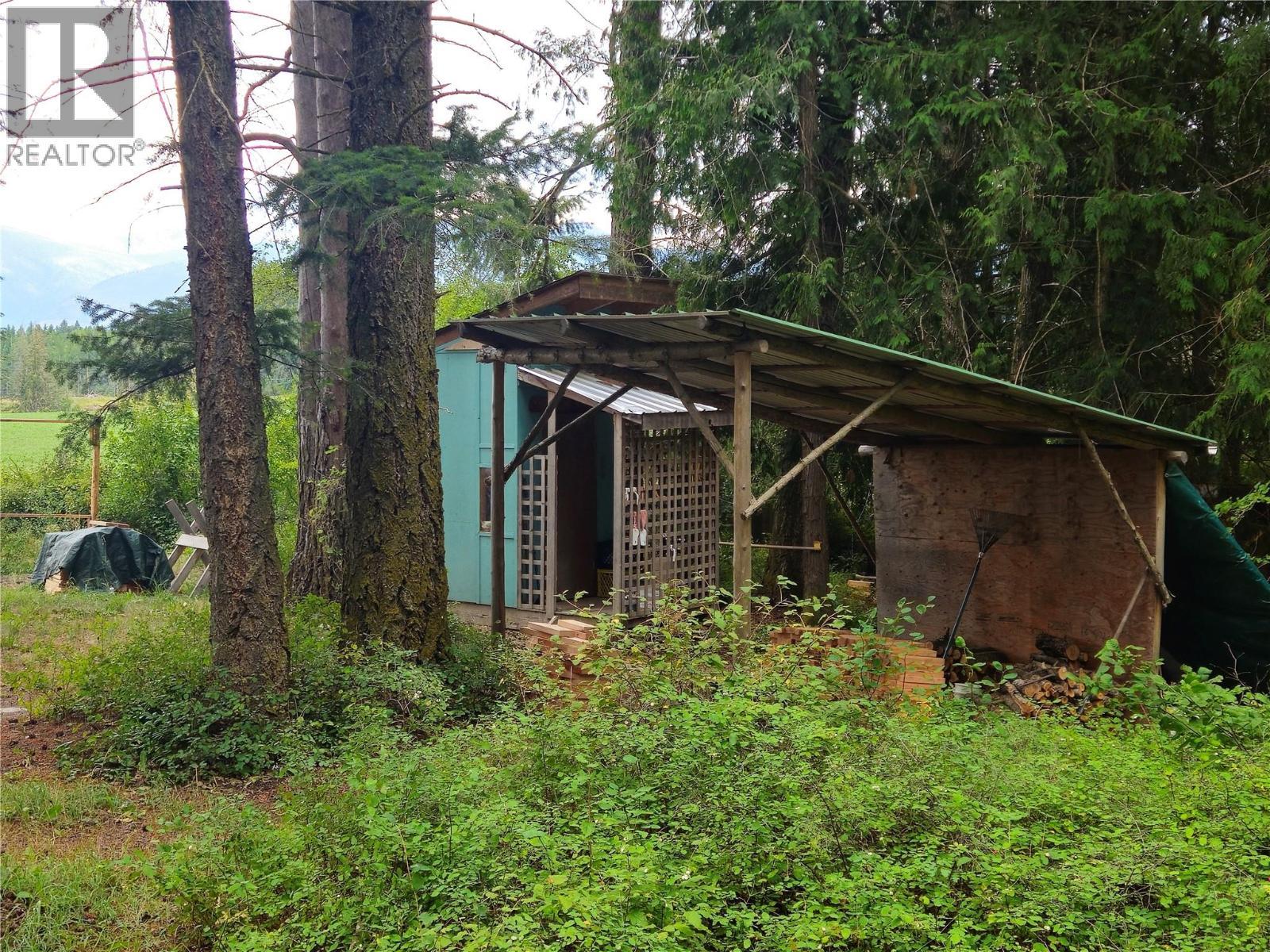 588 Hagey Road, Creston, BC