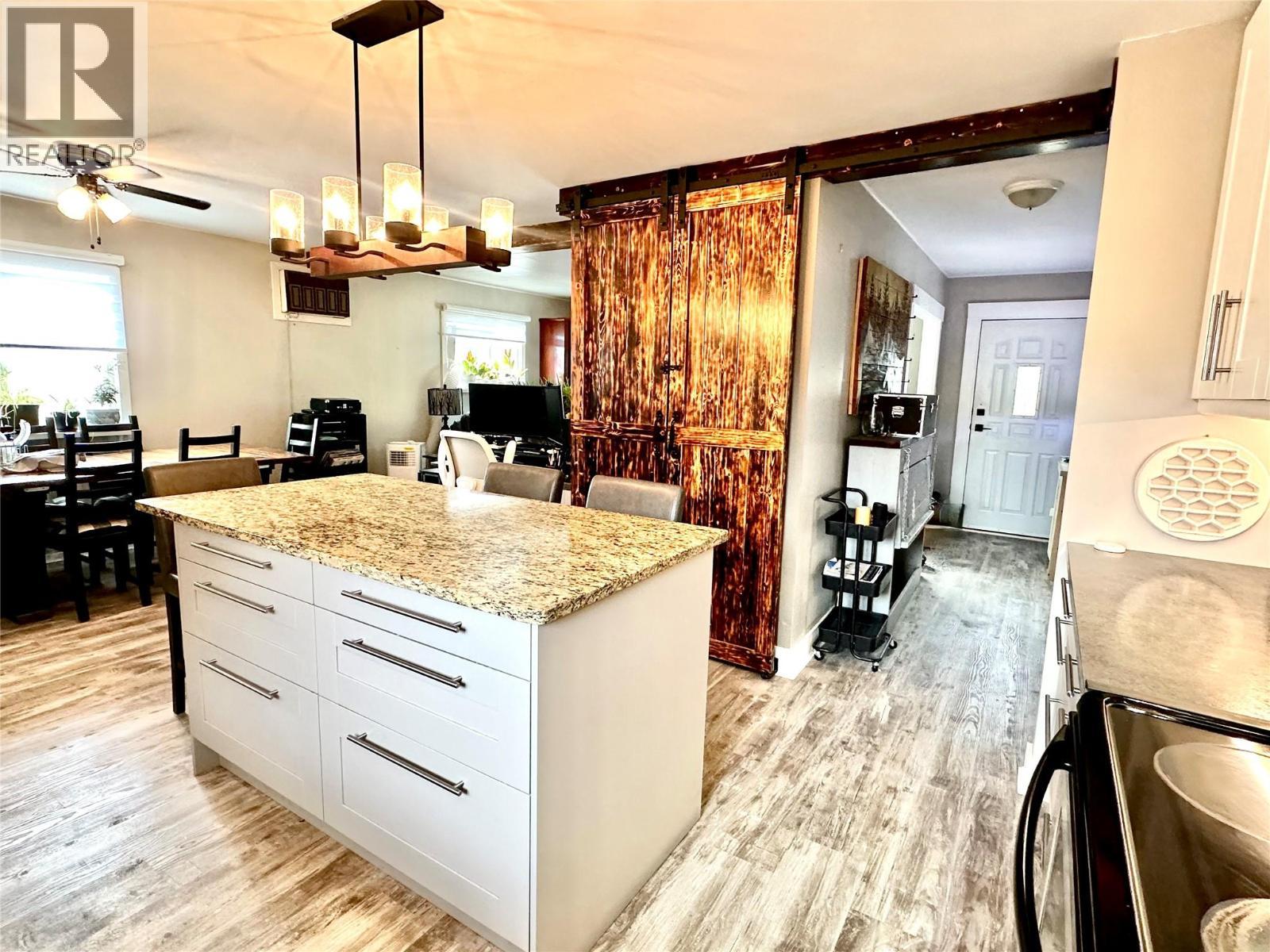 310 6Th Avenue, Keremeos, BC - Indoor