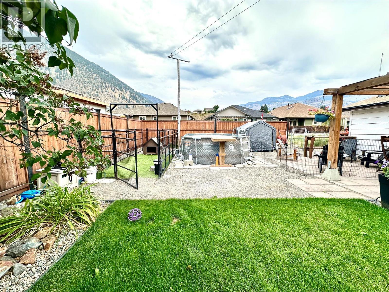 310 6Th Avenue, Keremeos, BC - Outdoor