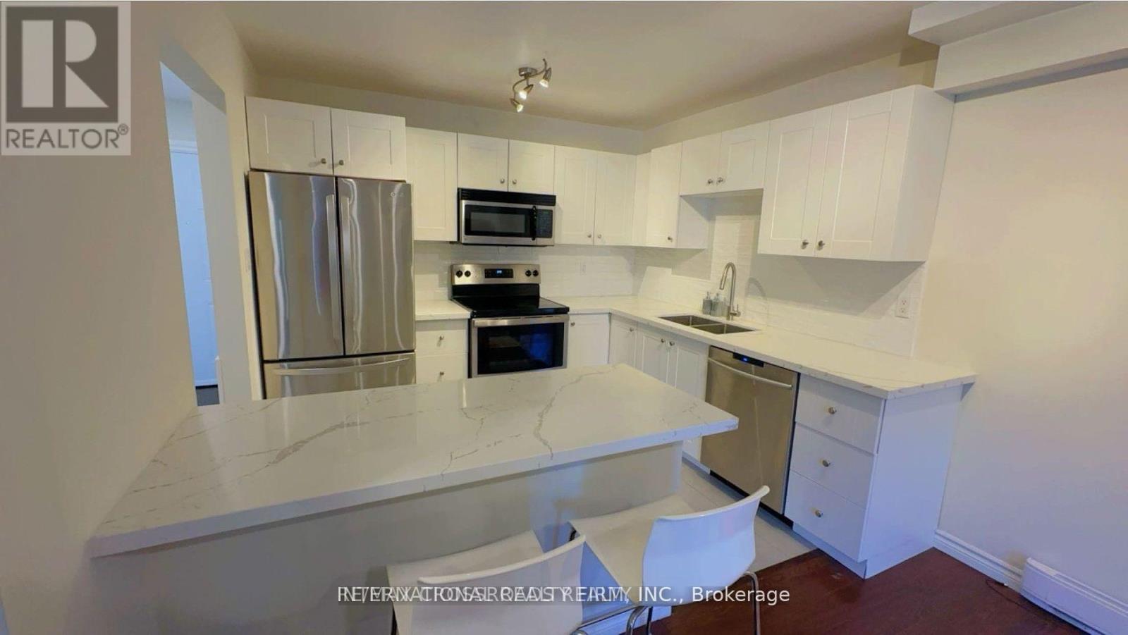 22 - 221 Ormond Drive, Oshawa, ON - Indoor Photo Showing Kitchen With Stainless Steel Kitchen With Double Sink