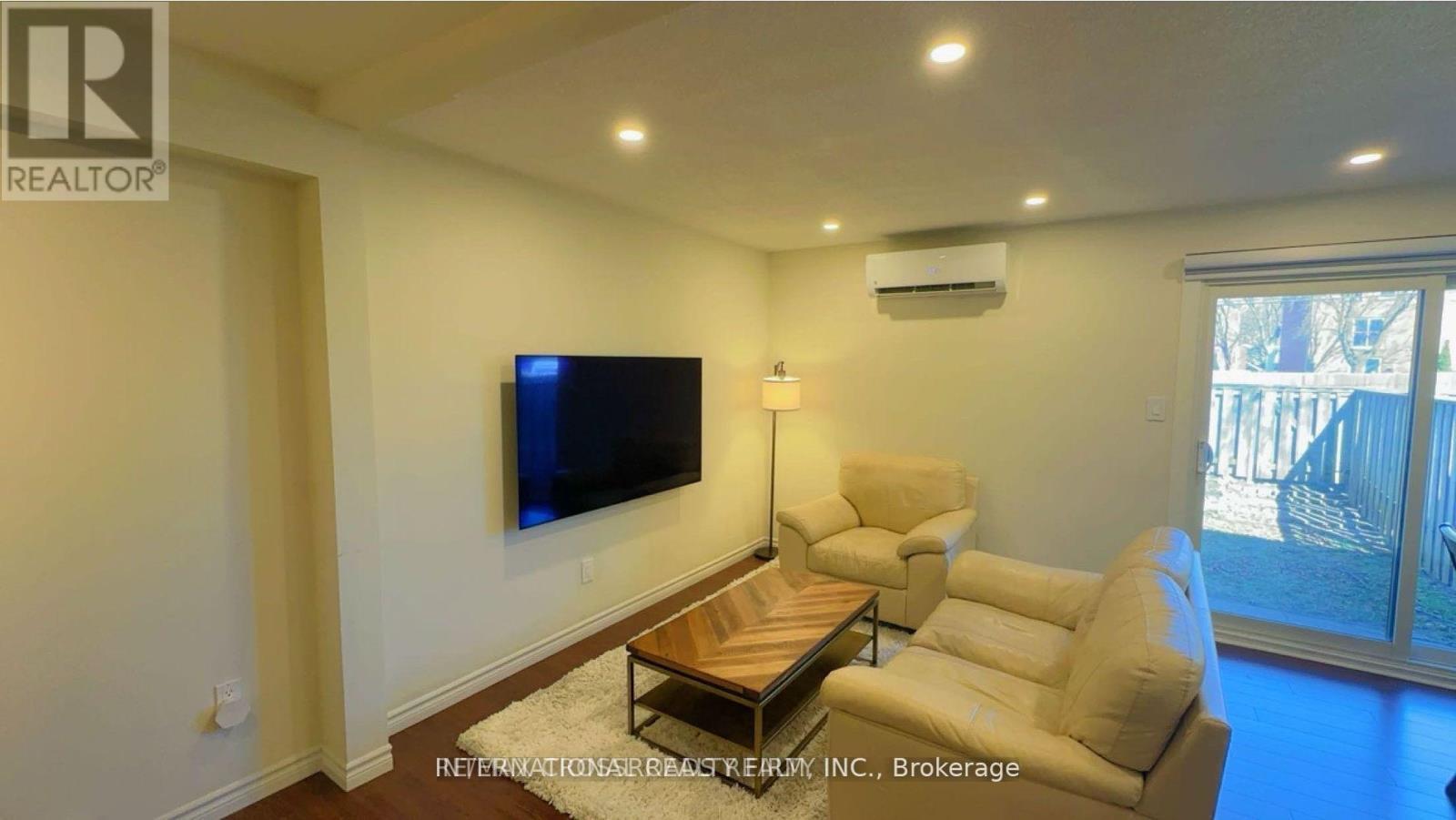 22 - 221 Ormond Drive, Oshawa, ON - Indoor