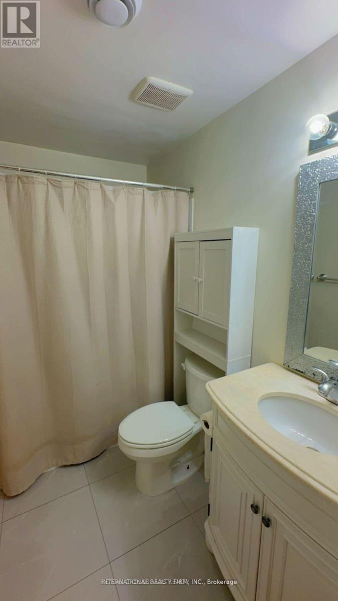 22 - 221 Ormond Drive, Oshawa, ON - Indoor Photo Showing Bathroom
