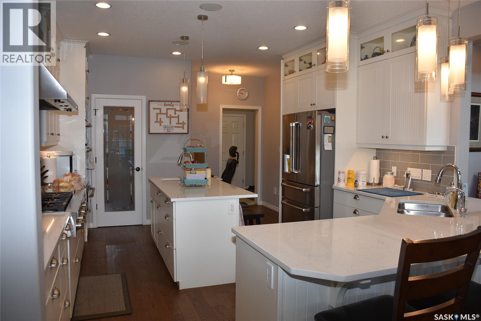 50 Aaron Place, North Qu'Appelle Rm No. 187, SK - Indoor Photo Showing Kitchen With Double Sink With Upgraded Kitchen