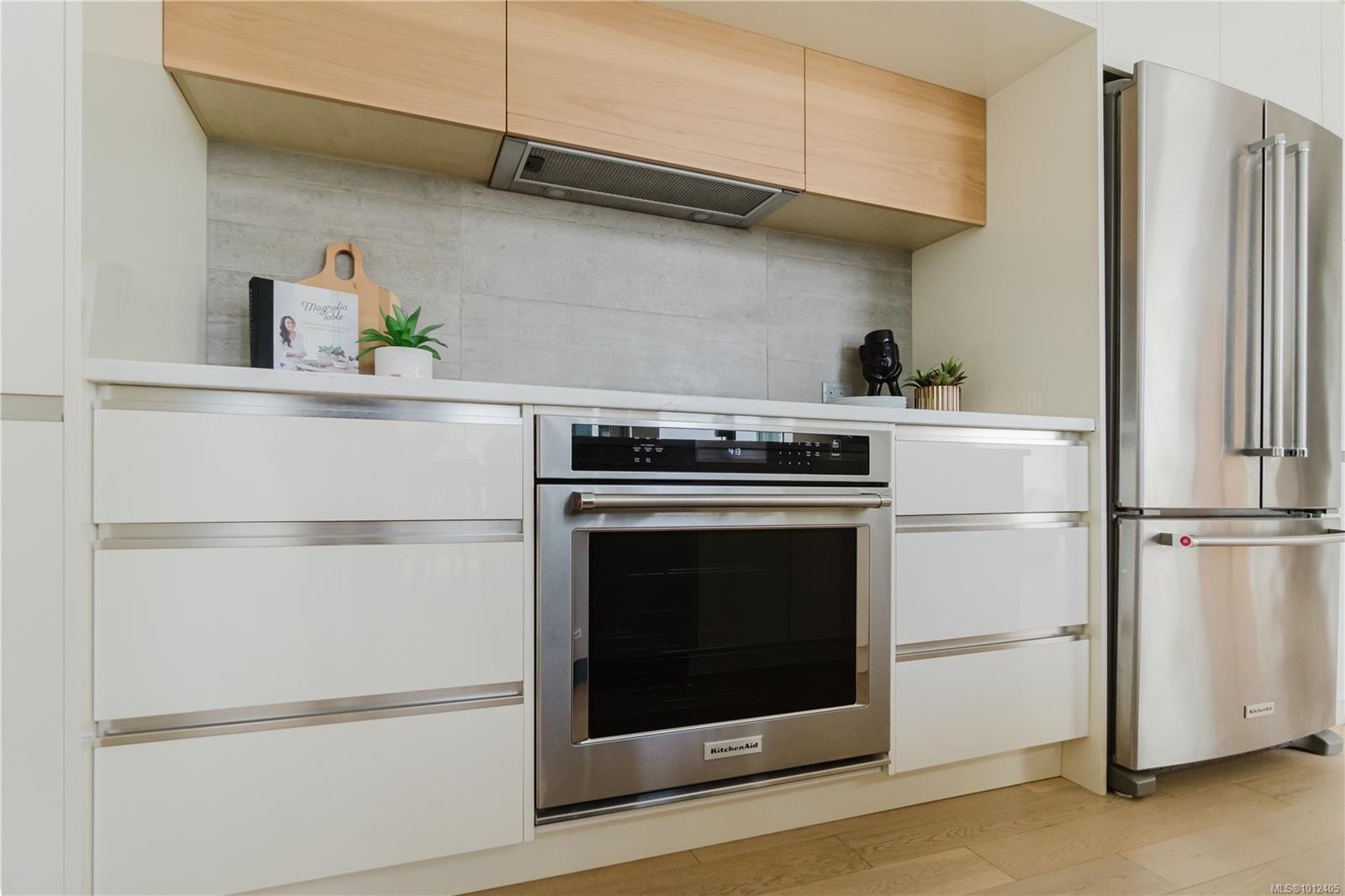 515-989 Johnson St, Victoria, BC - Indoor Photo Showing Kitchen
