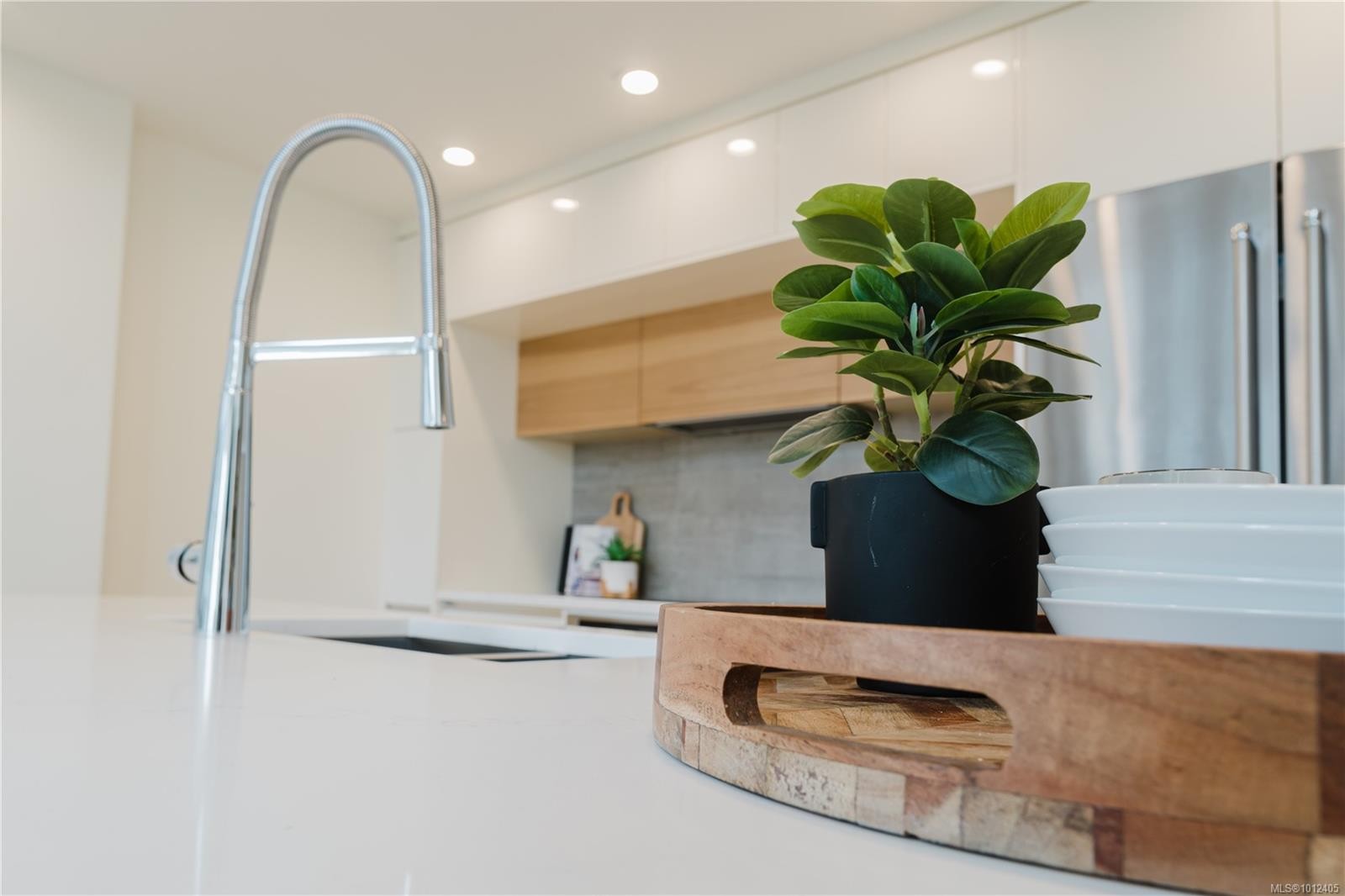 515-989 Johnson St, Victoria, BC - Indoor Photo Showing Kitchen