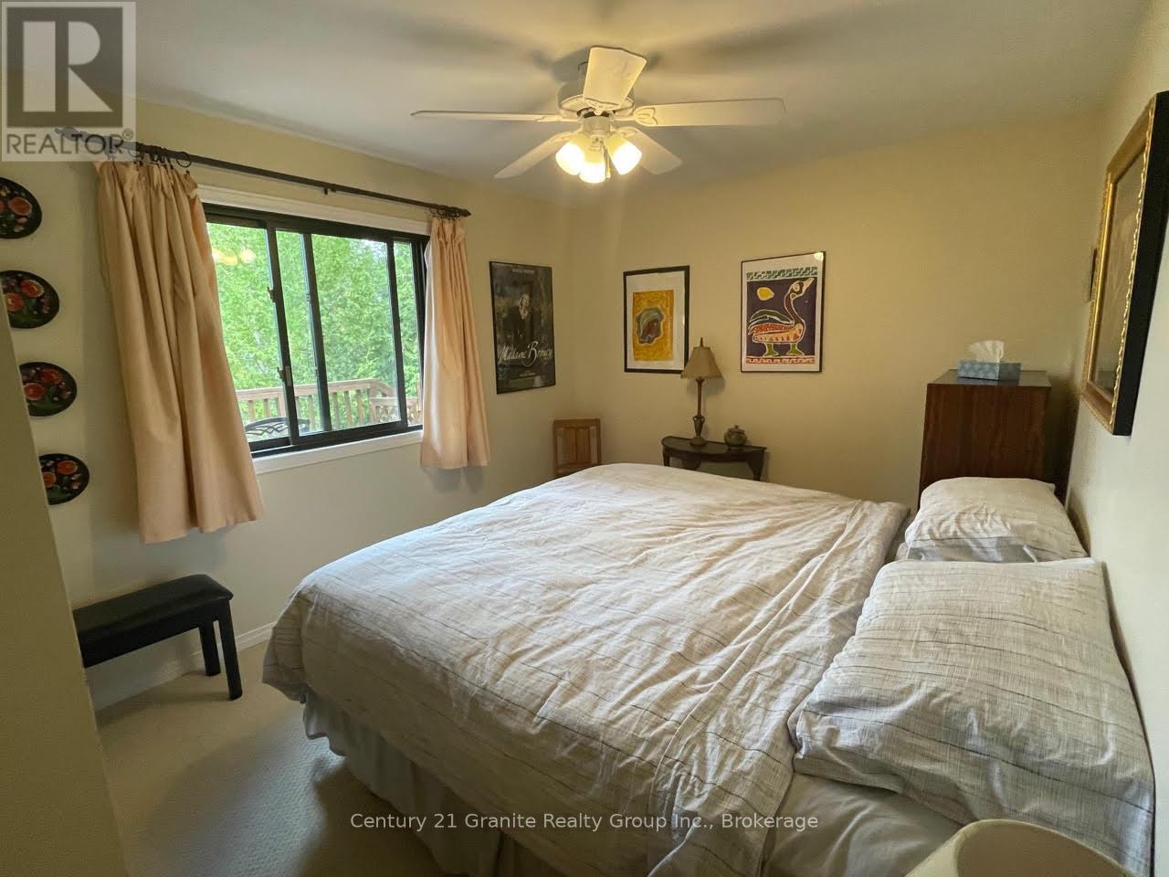 1119 Wampum Road, Dysart Et Al (Dudley), ON - Indoor Photo Showing Bedroom