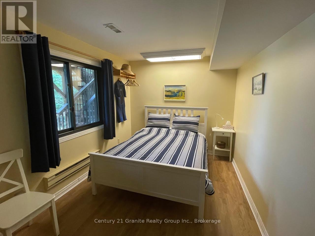 1119 Wampum Road, Dysart Et Al (Dudley), ON - Indoor Photo Showing Bedroom