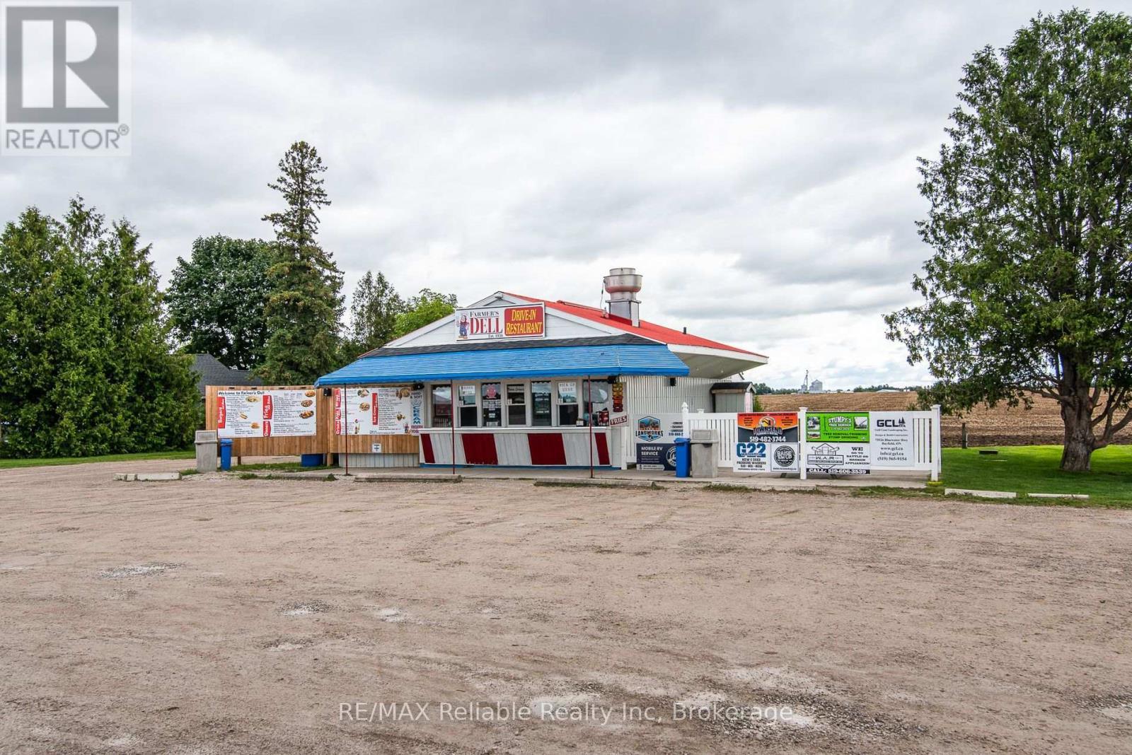 6 Kings Hwy 4, Huron East (Tuckersmith), ON