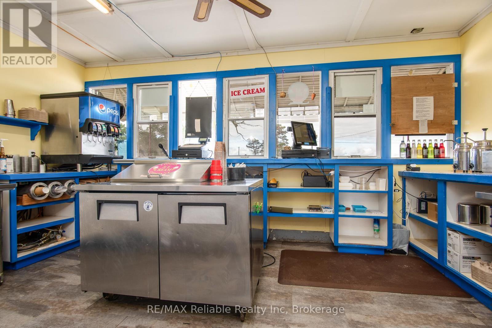 6 Kings Hwy 4, Huron East (Tuckersmith), ON