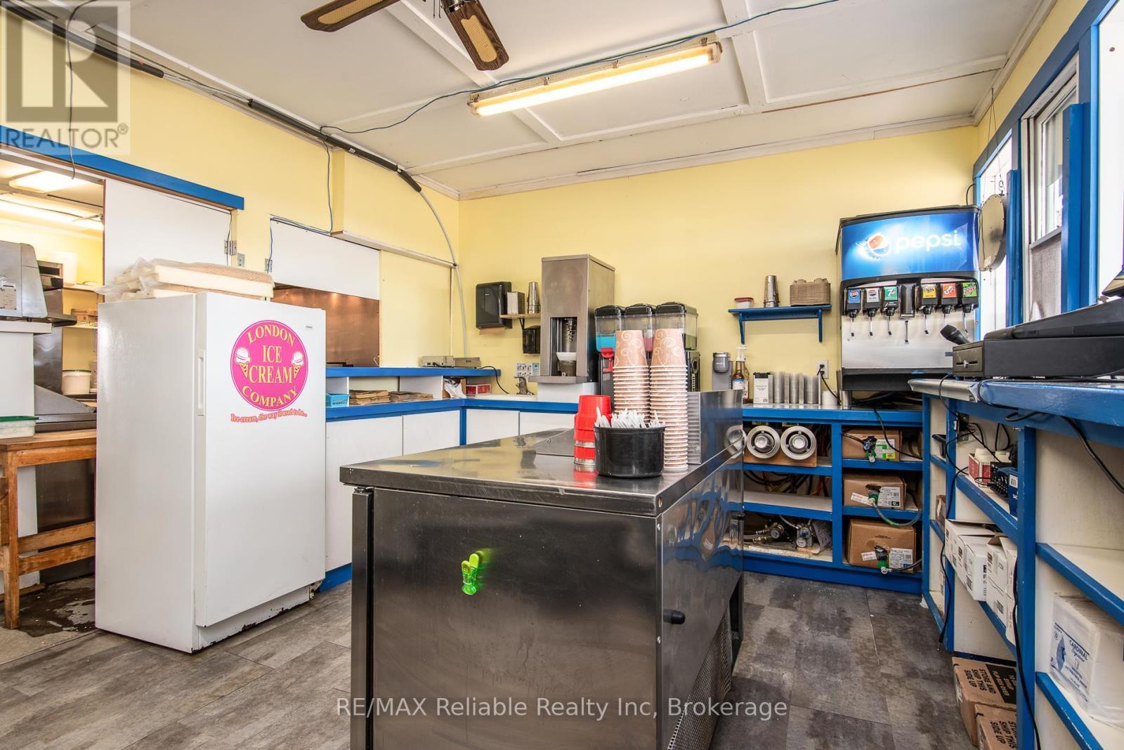 6 Kings Hwy 4, Huron East (Tuckersmith), ON