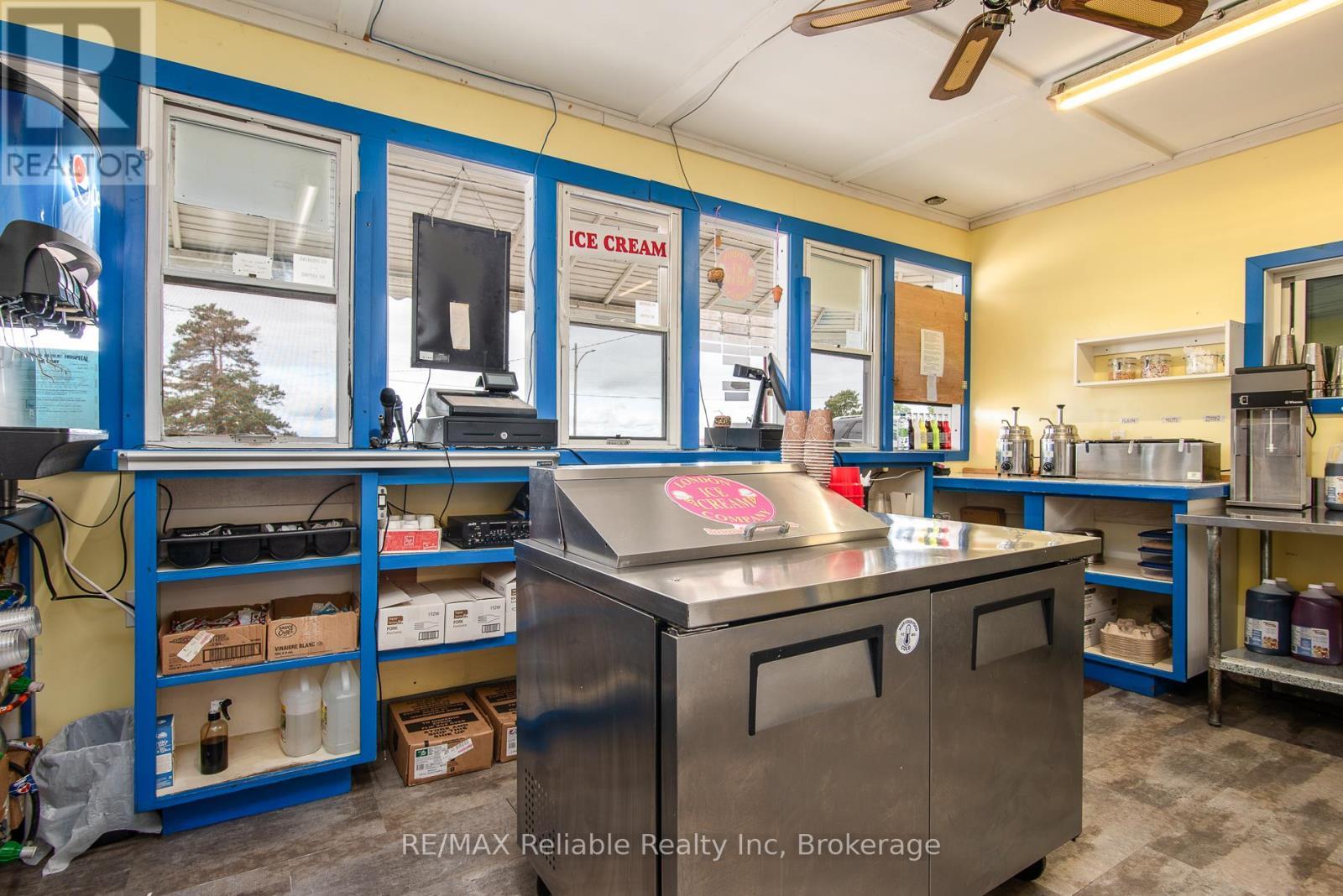 6 Kings Hwy 4, Huron East (Tuckersmith), ON